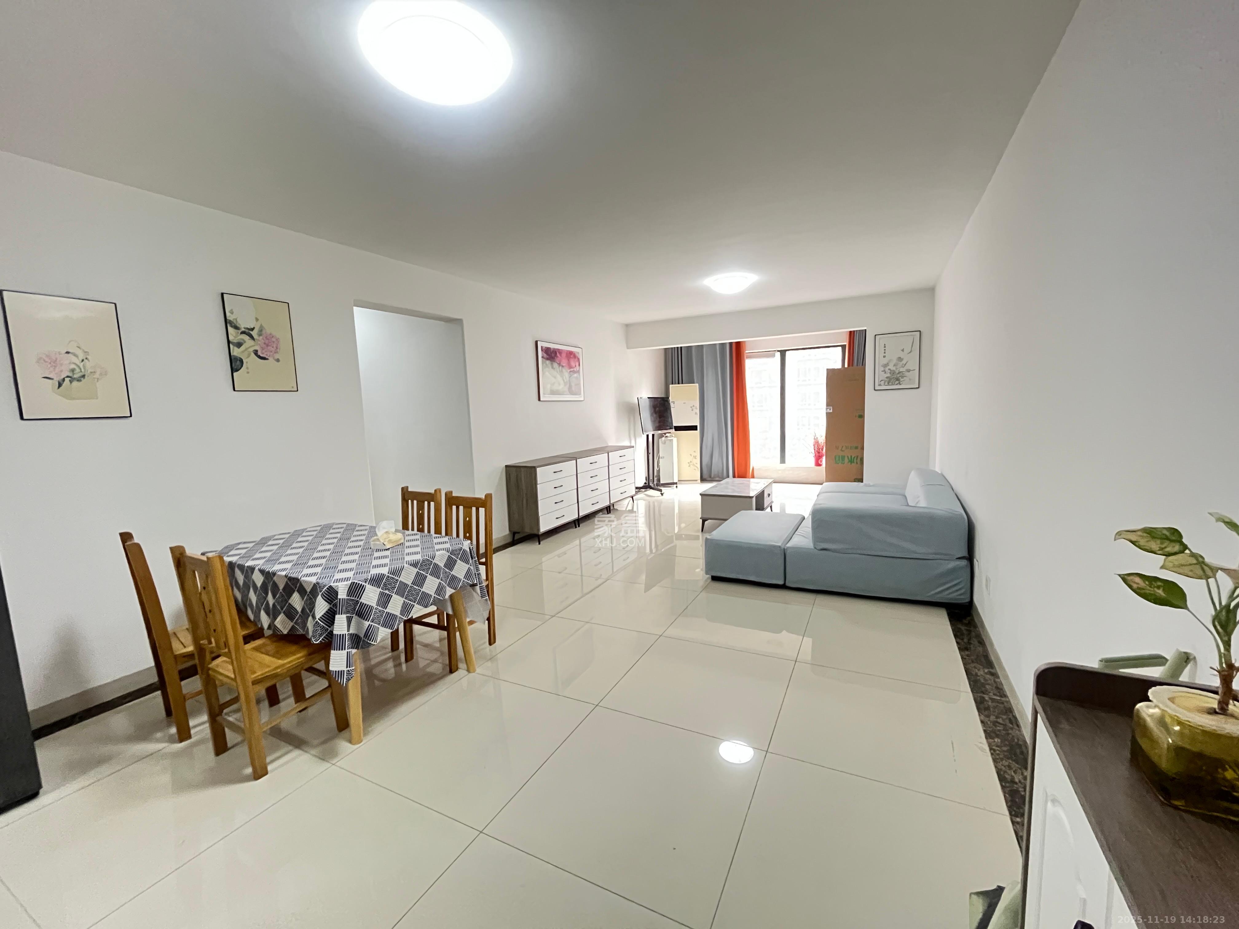 长房天翼未来城  3室2厅1卫    3200.0元/月