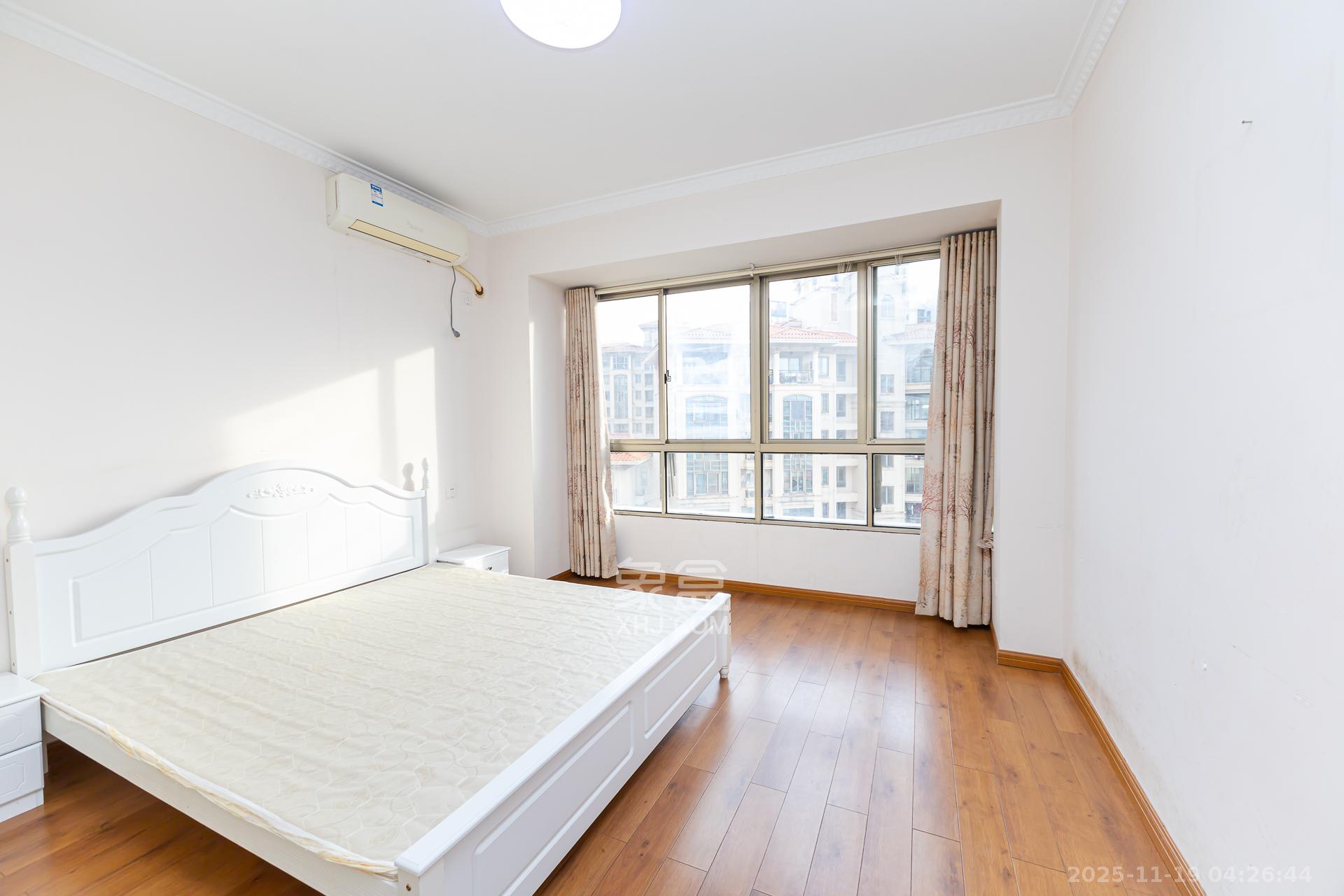 长沙玫瑰园  3室2厅2卫    91.8万卧室