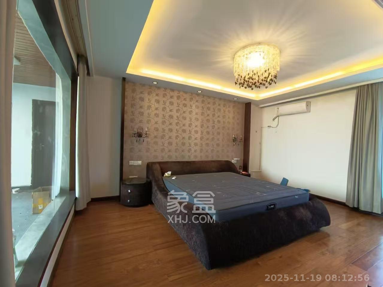 嘉盛华庭（一期、二期、三期）  5室2厅3卫    5500.0元/月室内图