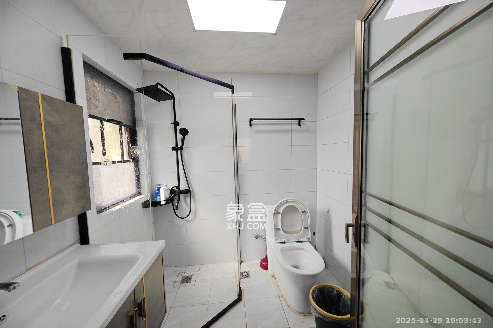 轨道万科悦府  1室0厅0卫    5000.0元/月