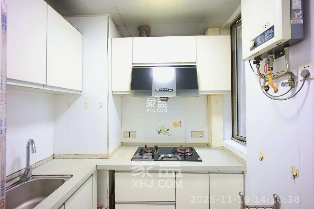 建鸿达华都（华都小户型及大华写字楼）  2室1厅1卫    2400.0元/月室内图