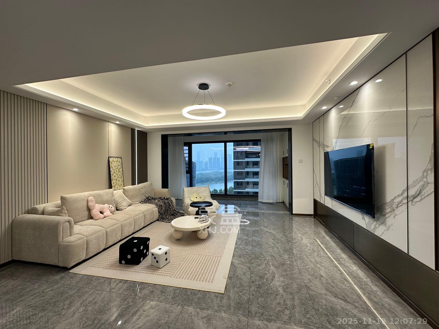 滨江府1913 4室2厅2卫 9800.0元/月 滨江府1913 4室2厅2卫 9800.0元/月室内图