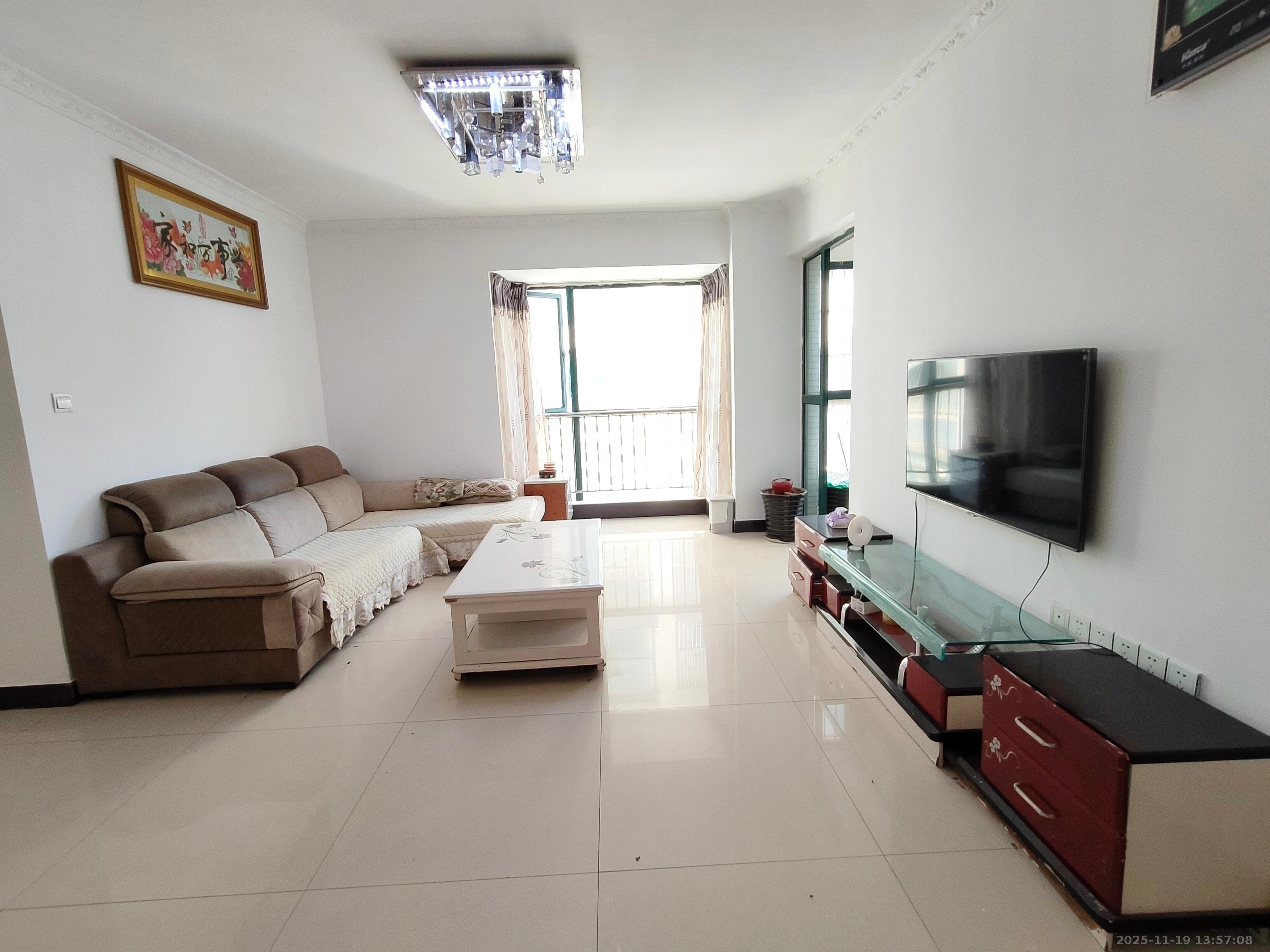 华天LOHO小镇 3室2厅1卫 1600.0元/月 华天LOHO小镇 3室2厅1卫 1600.0元/月户型图