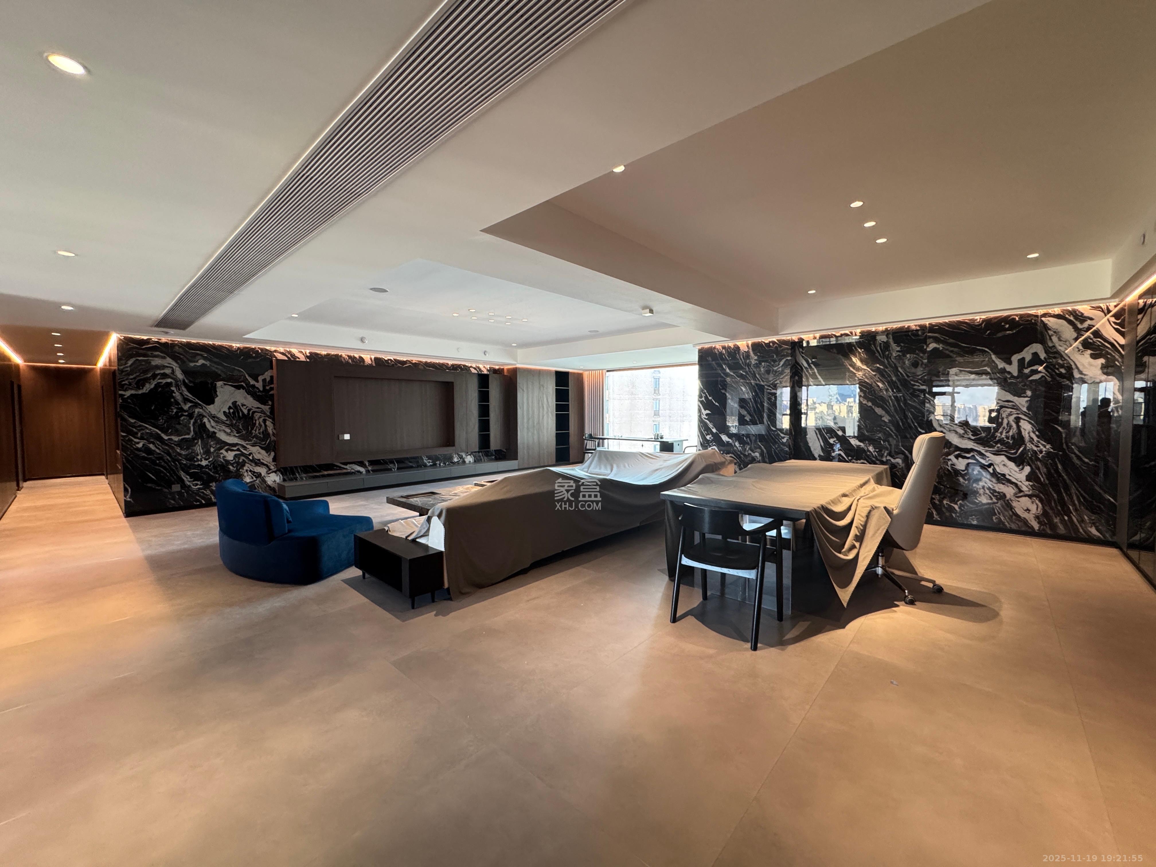 中建江山壹号 4室2厅3卫 32000.0元/月 中建江山壹号 4室2厅3卫 32000.0元/月室内图