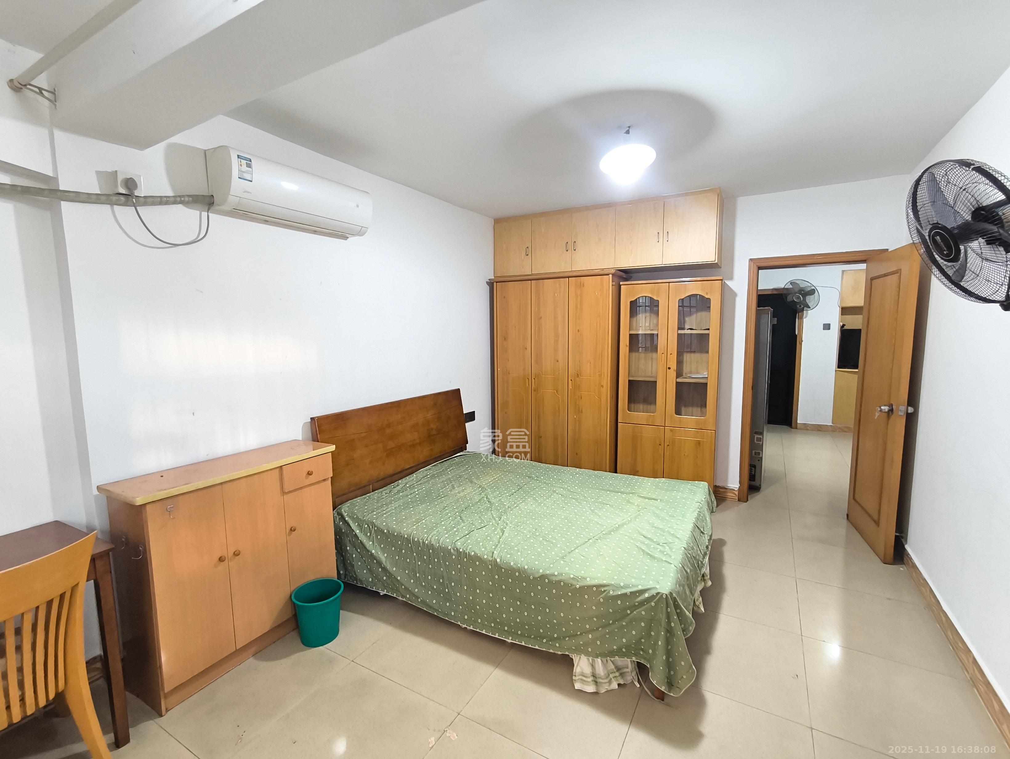 信达大厦  2室1厅1卫    1800.0元/月室内图