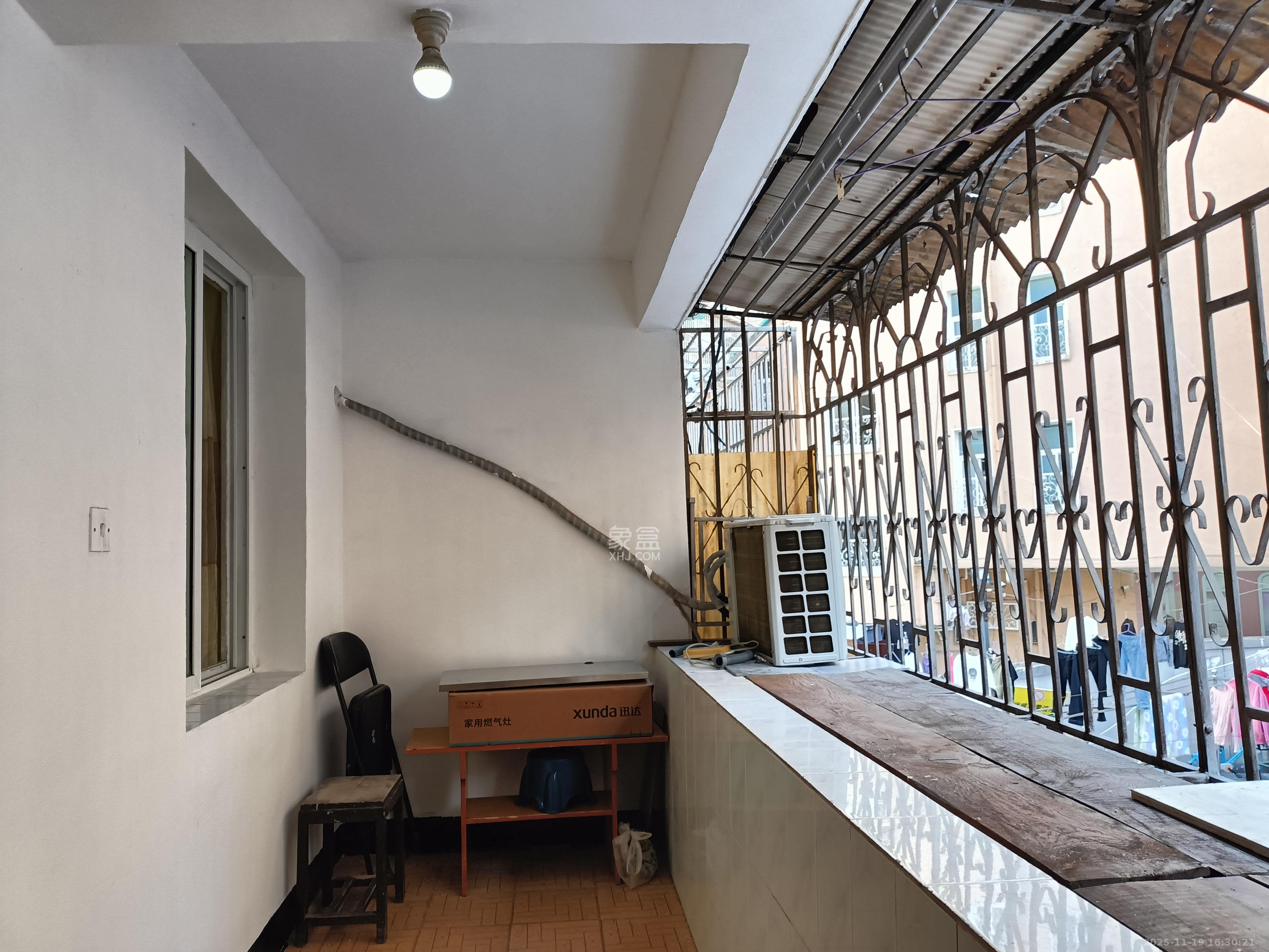 桐荫里社区  2室1厅1卫    1800.0元/月室内图