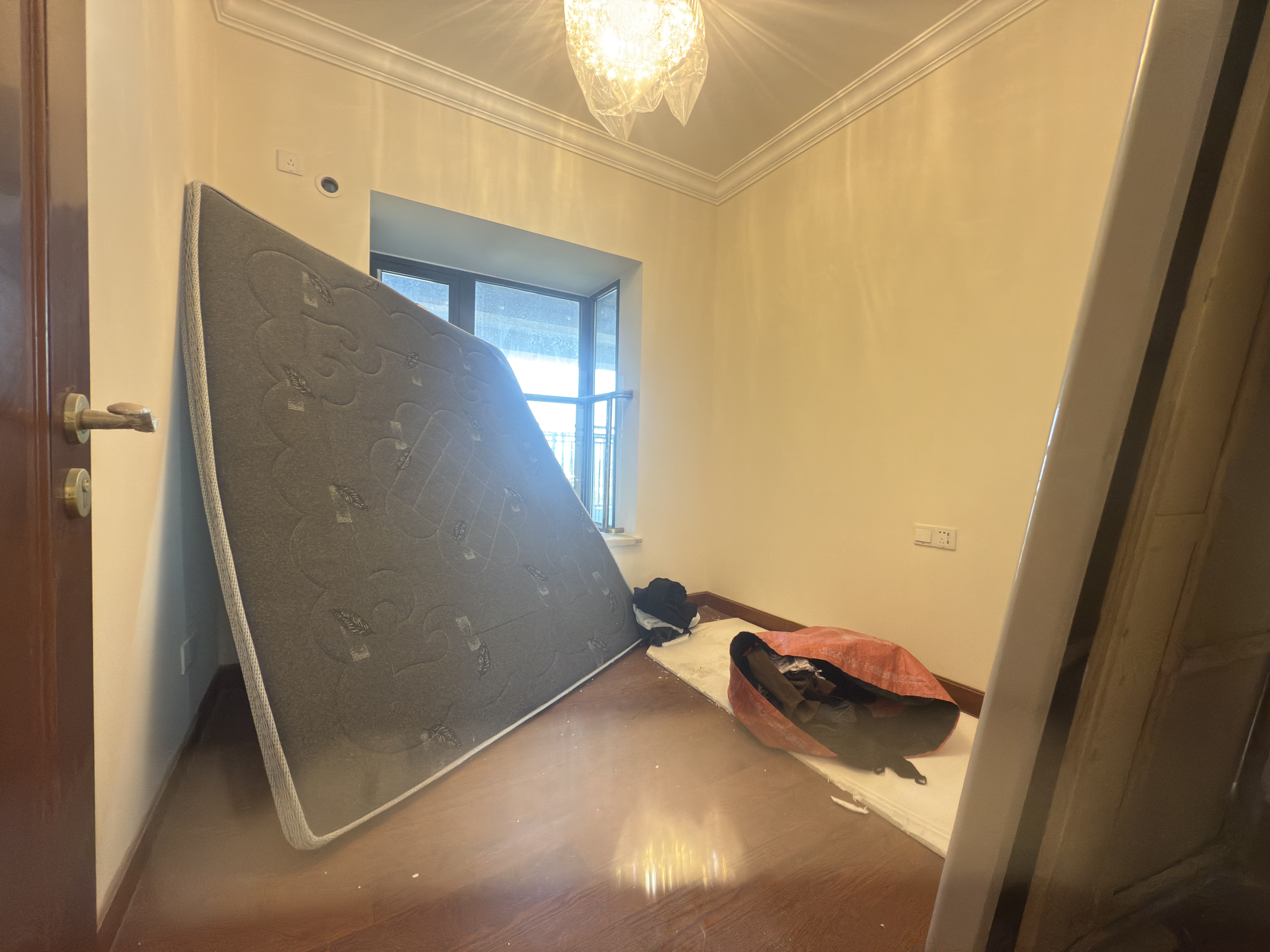 恒大名都 3室2厅1卫 58.0万 恒大名都 3室2厅1卫 58.0万客厅