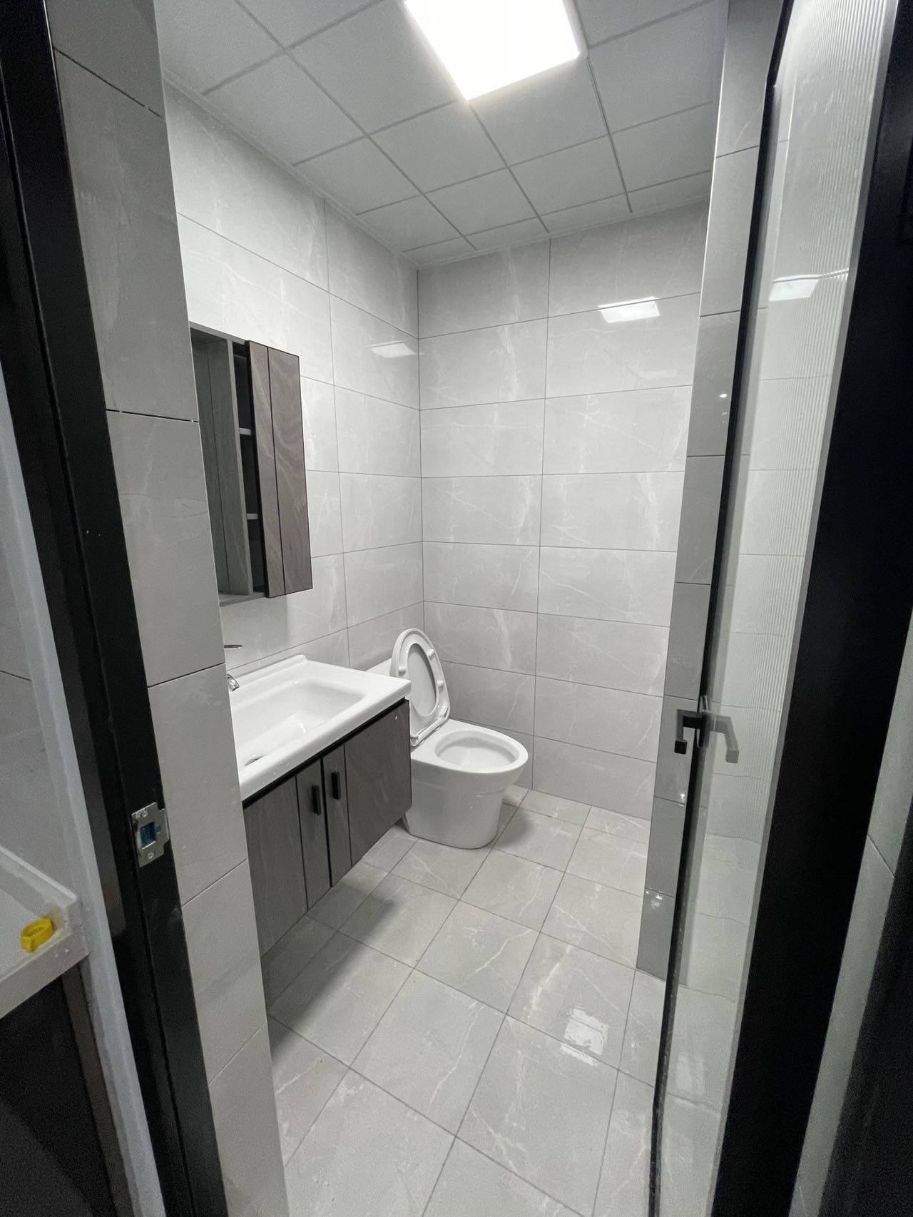 绿地海长流一期  2室2厅2卫    3200.0元/月室内图