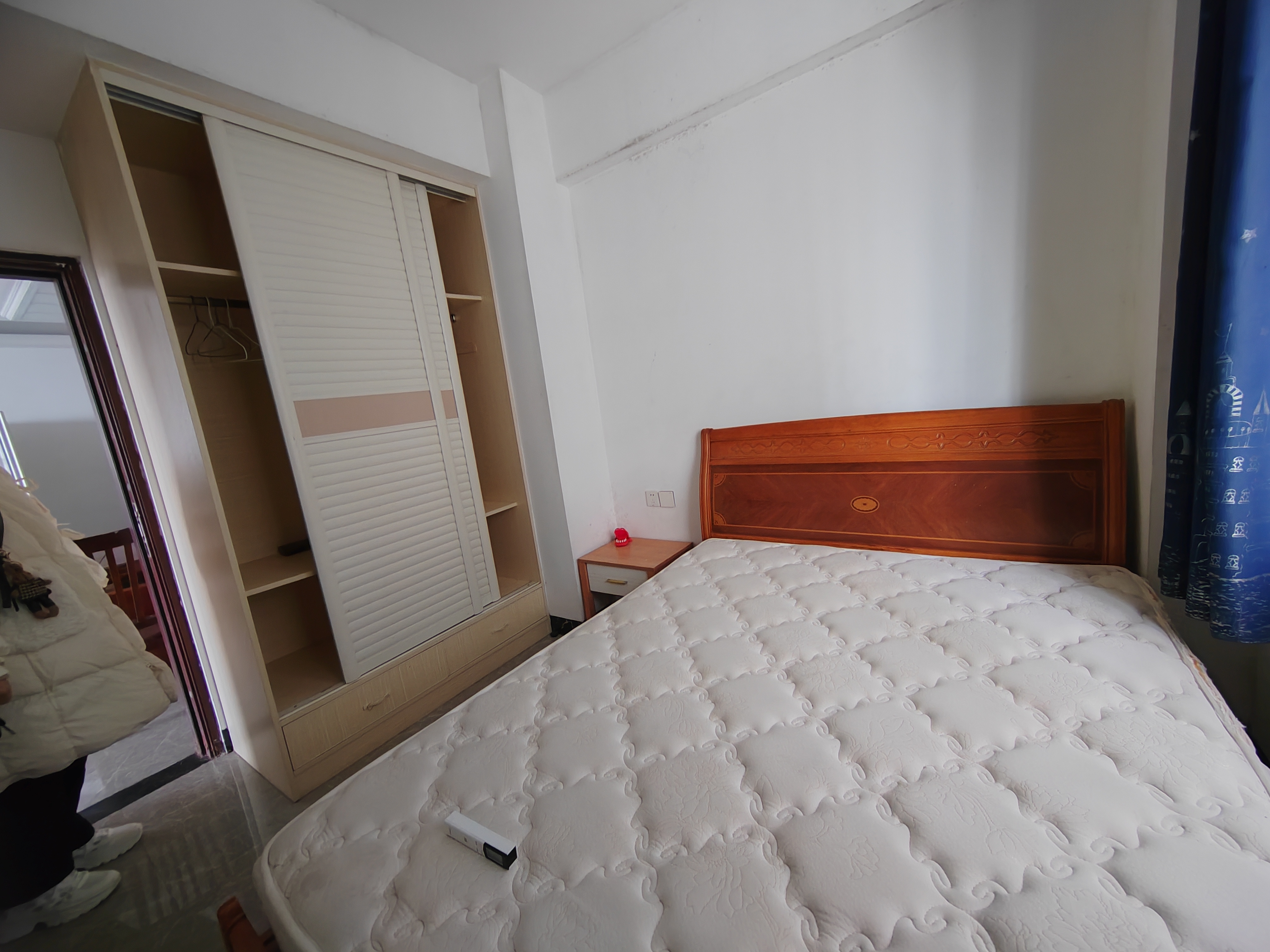 通华小区 2室2厅1卫 2400.0元/月 通华小区 2室2厅1卫 2400.0元/月室内图