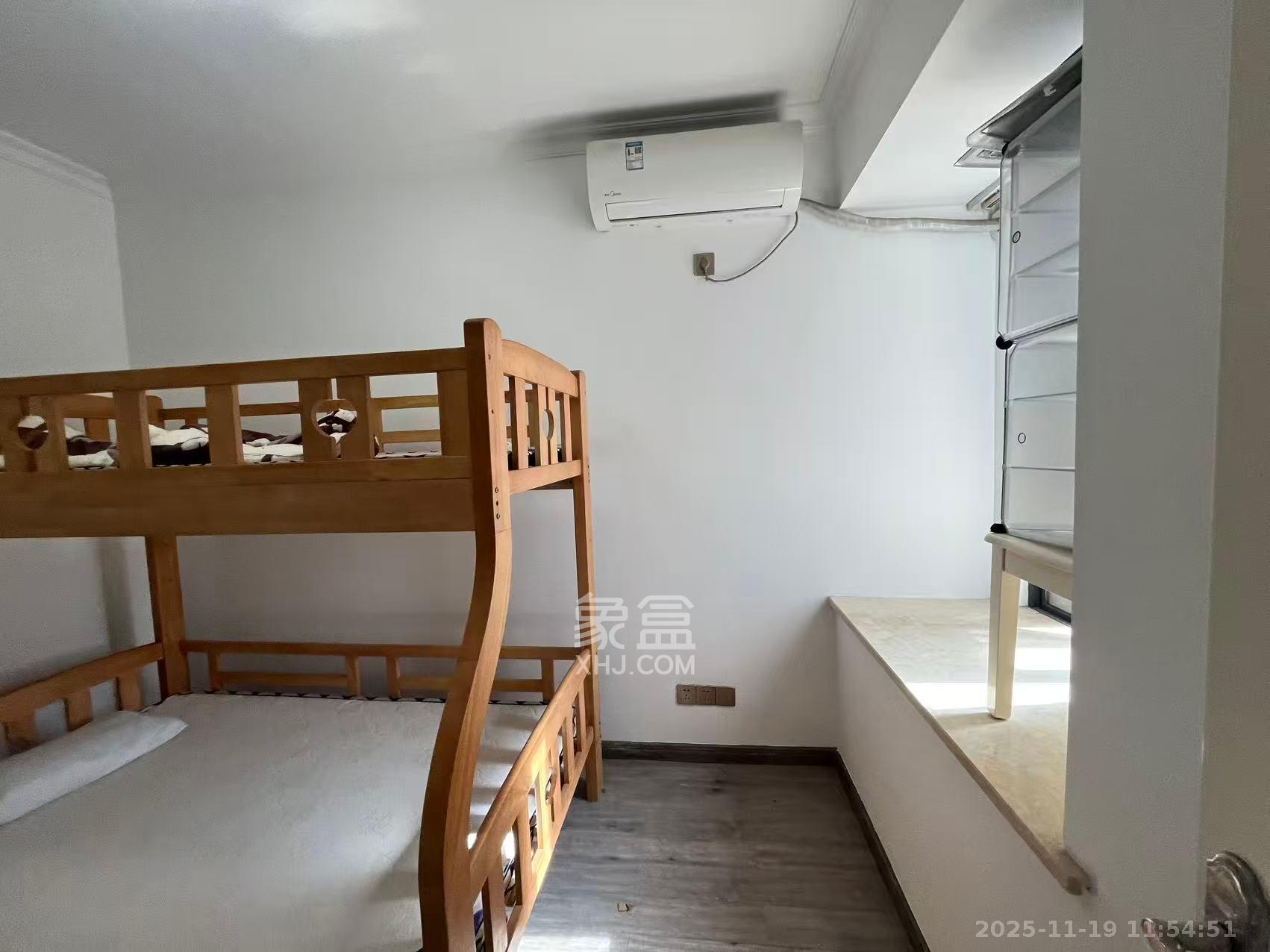 爵世名邸东湖(东湖壹号企业总部基地) 2室2厅1卫 2200.0元/月 爵世名邸东湖(东湖壹号企业总部基地) 2室2厅1卫 2200.0元/月室内图