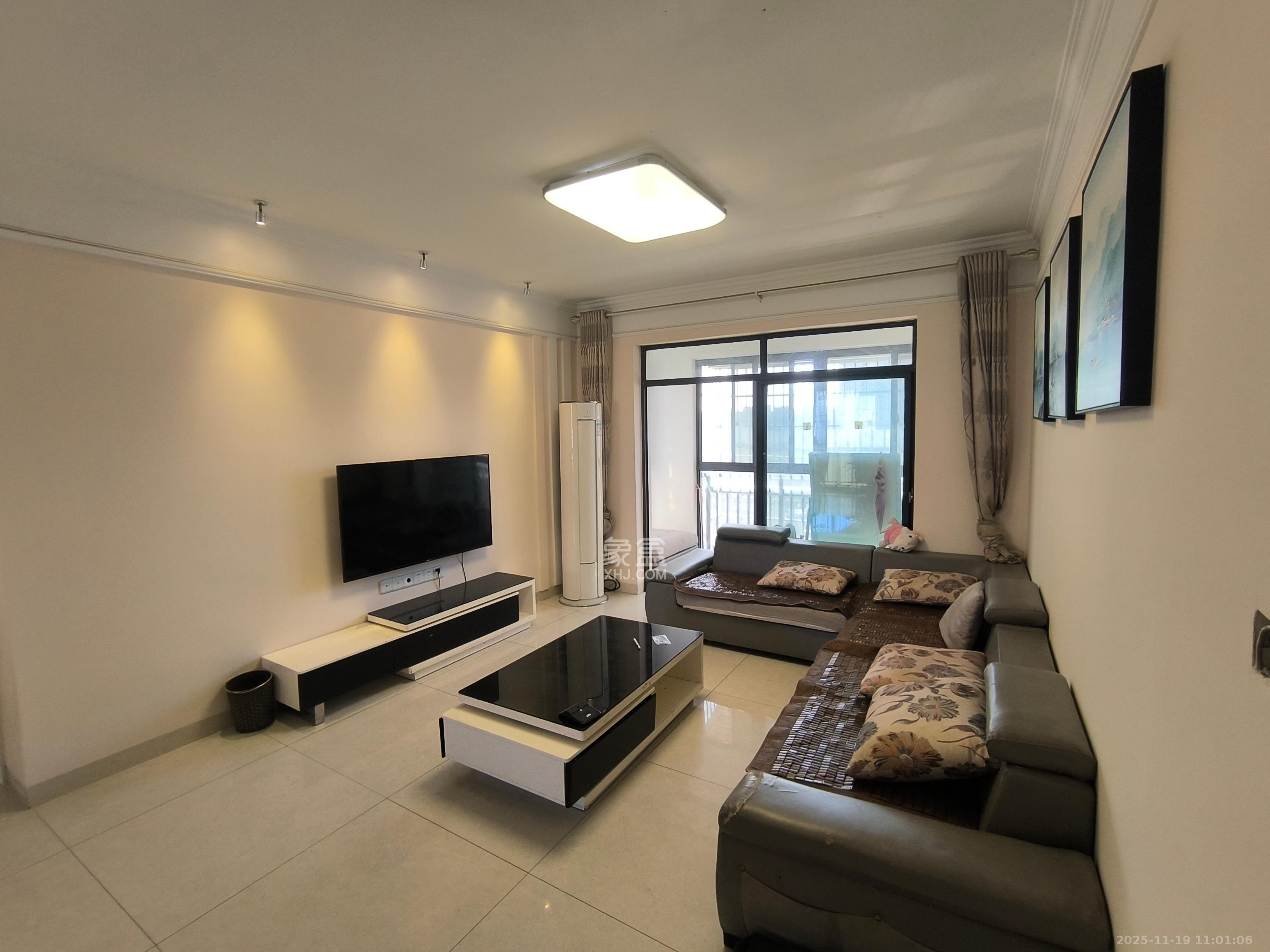 江山如画 3室2厅1卫 2500.0元/月 江山如画 3室2厅1卫 2500.0元/月室内图