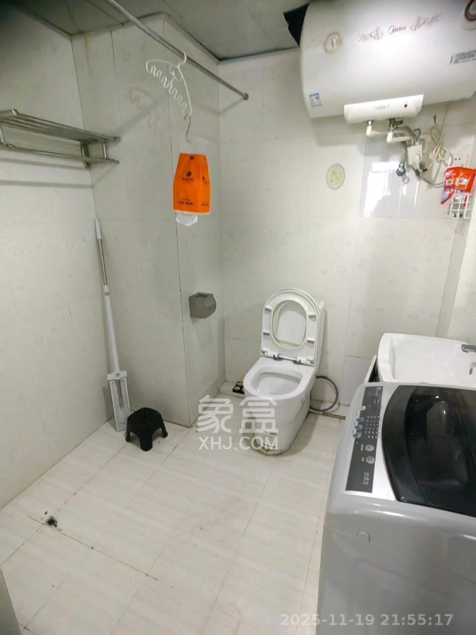 融圣国际 1室1厅1卫 1700.0元/月 融圣国际 1室1厅1卫 1700.0元/月室内图