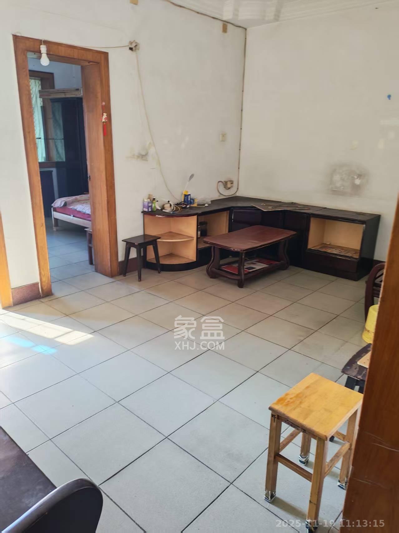 制药厂宿舍  2室1厅1卫    850.0元/月室内图