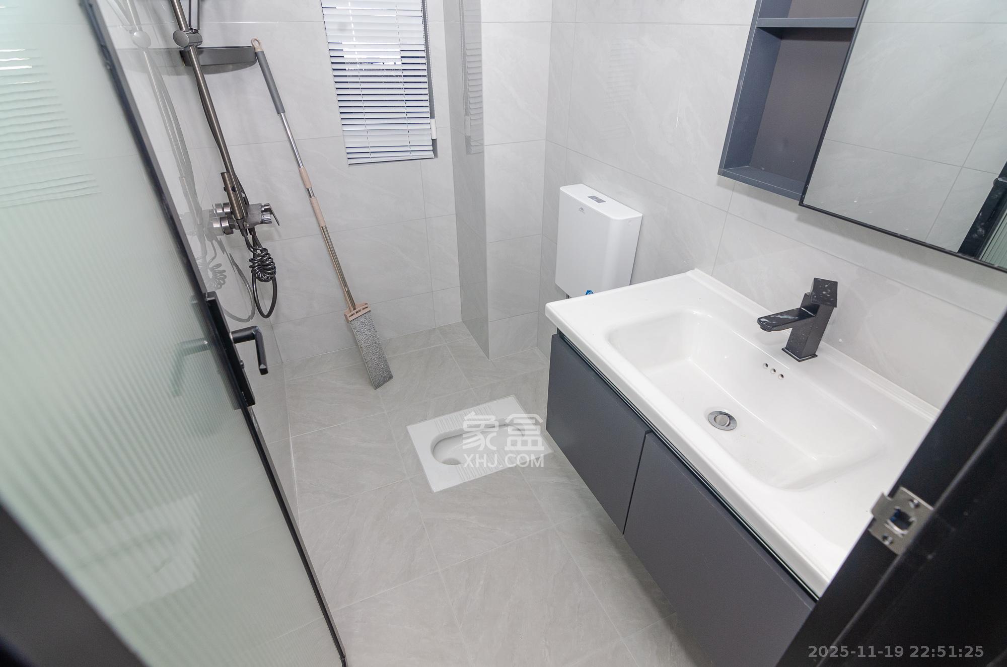 澳海谷山府 3室2厅2卫 73.8万 澳海谷山府 3室2厅2卫 73.8万卫生间