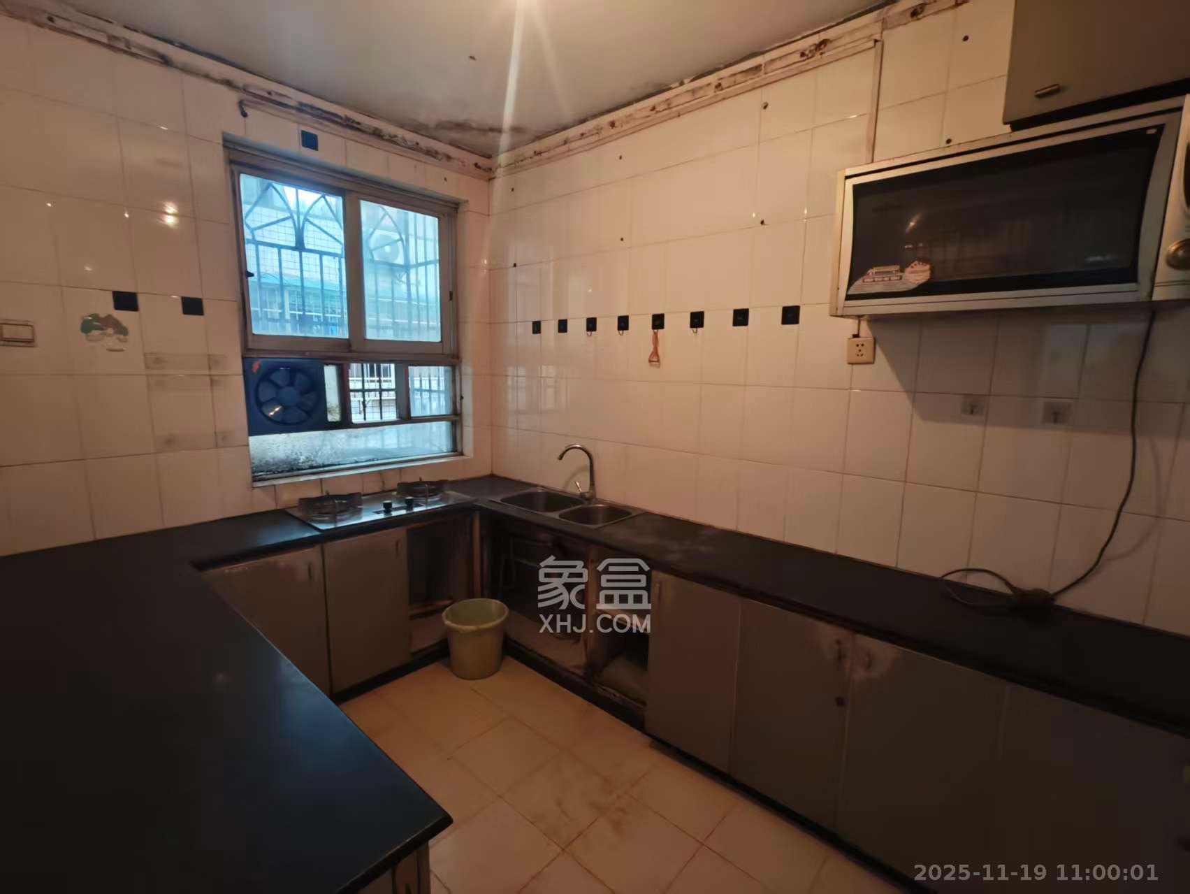 福乐名园  4室1厅1卫    3200.0元/月室内图