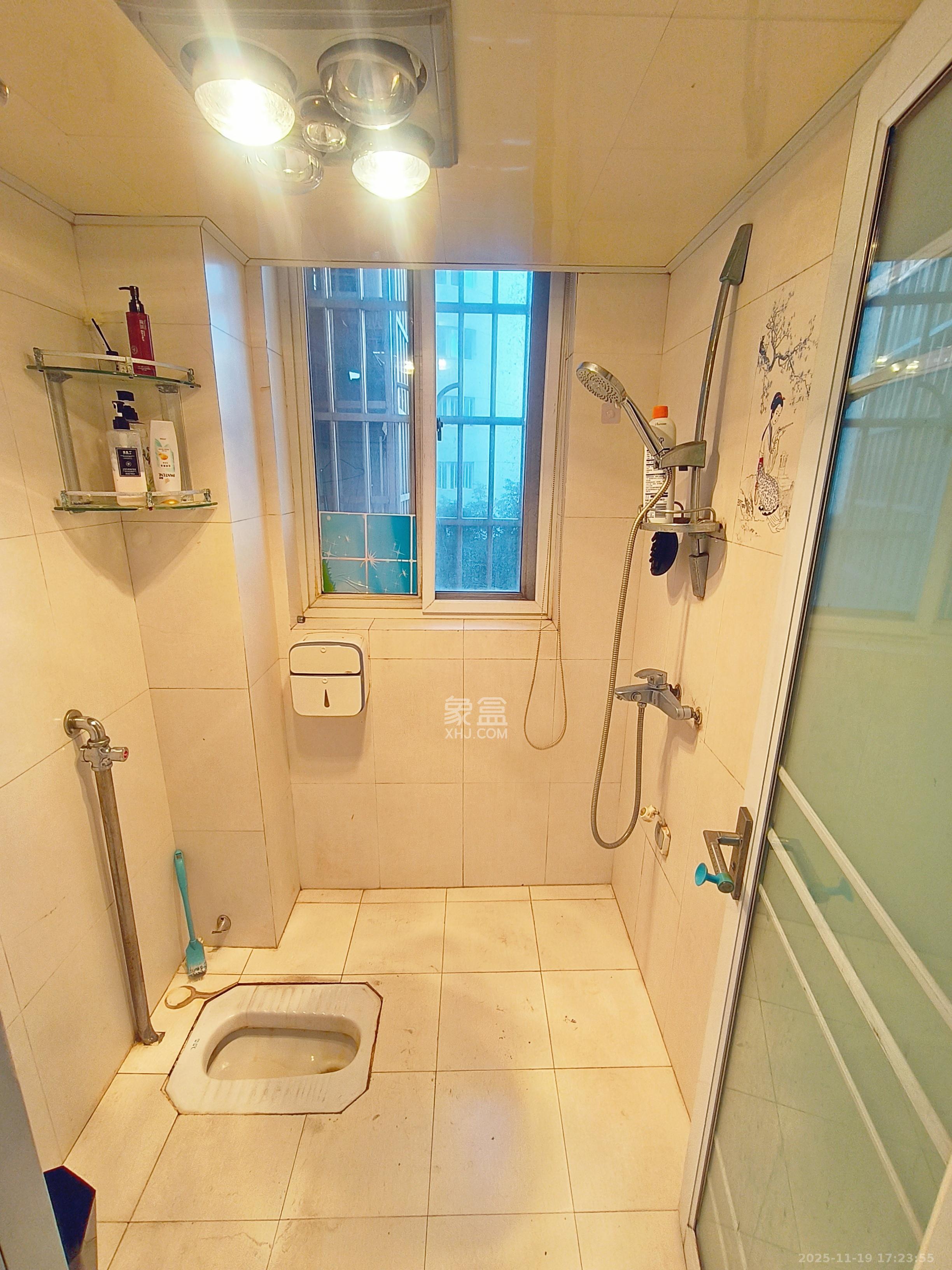 枫林美景 2室2厅1卫 2000.0元/月 枫林美景 2室2厅1卫 2000.0元/月室内图