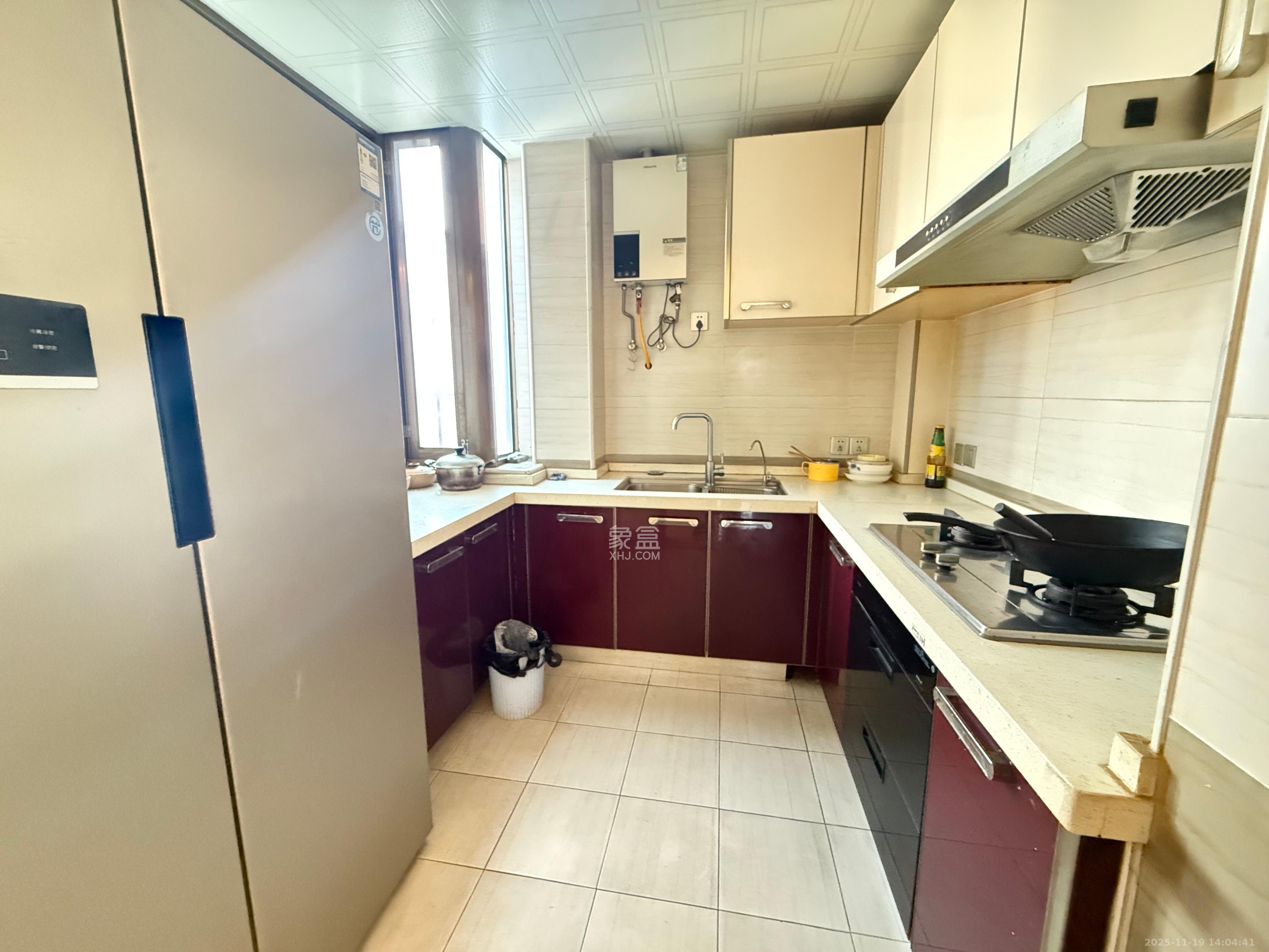 家和院  4室2厅2卫    2500.0元/月室内图