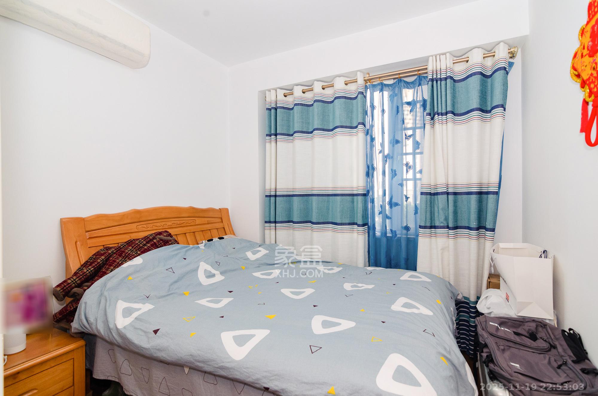 金地三千府(金地湖山樾、金地自在城) 3室2厅1卫 53.8万 金地三千府(金地湖山樾、金地自在城) 3室2厅1卫 53.8万卧室