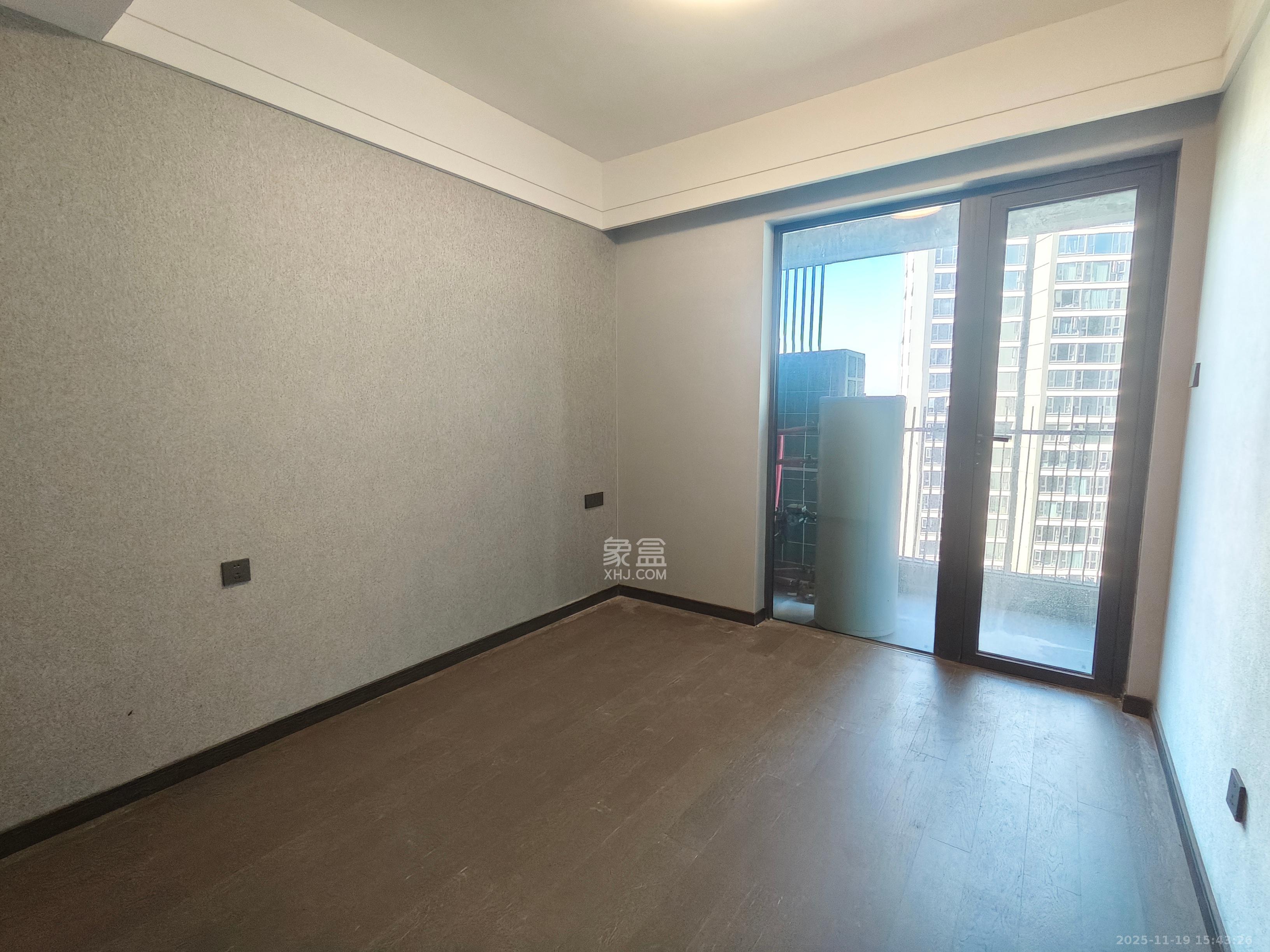 绿地麓云国际一期 6室2厅3卫 7500.0元/月 绿地麓云国际一期 6室2厅3卫 7500.0元/月室内图