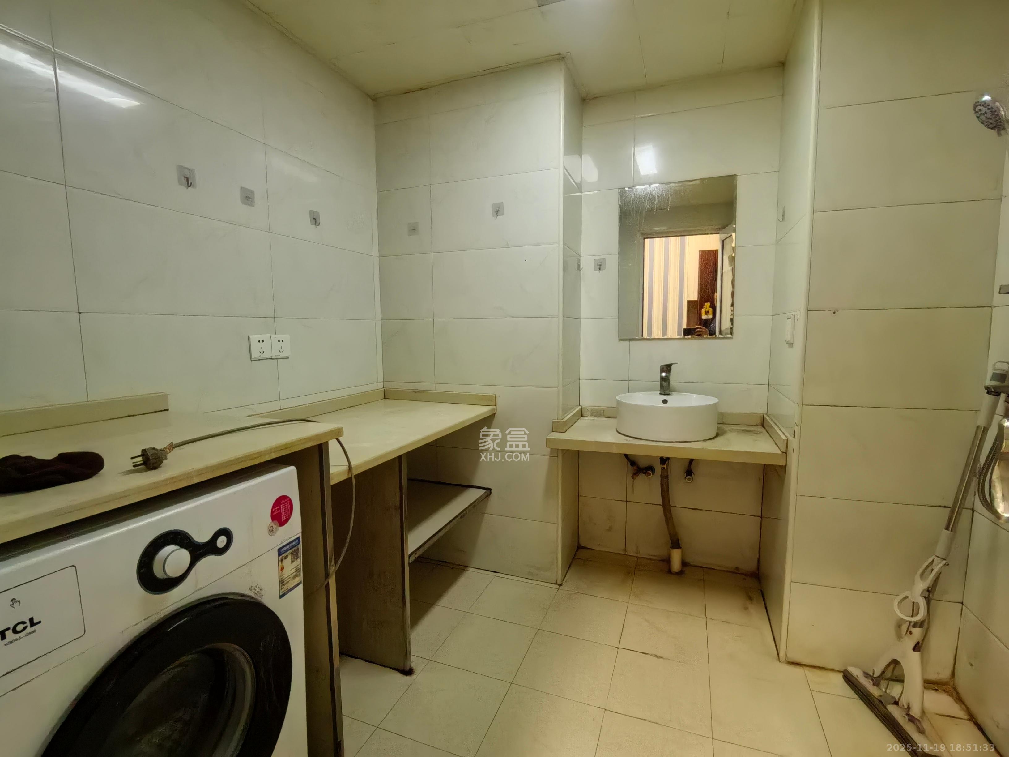 荣盛花语馨苑 1室1厅1卫 1300.0元/月 荣盛花语馨苑 1室1厅1卫 1300.0元/月室内图