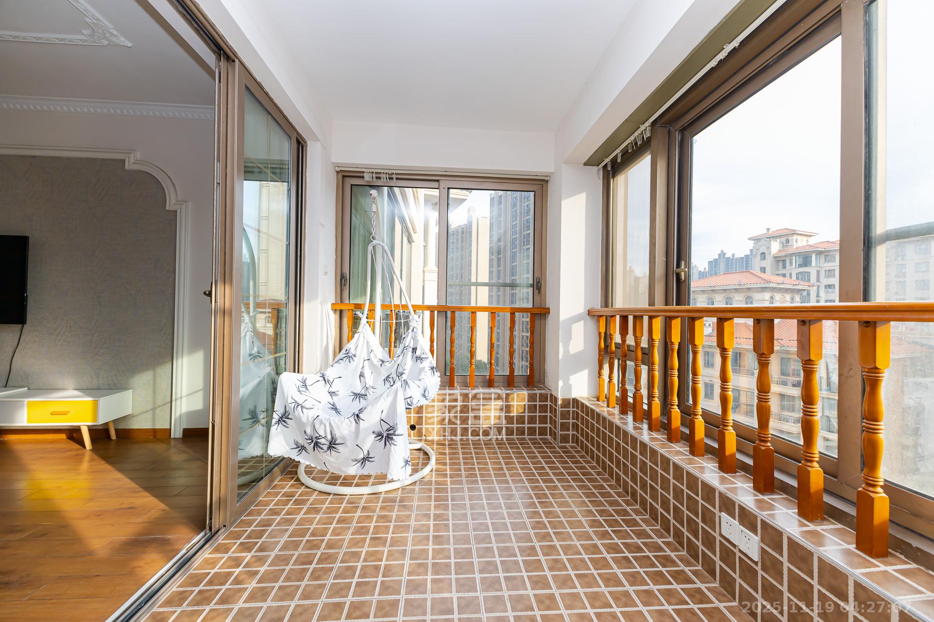 长沙玫瑰园  3室2厅2卫    91.8万阳台