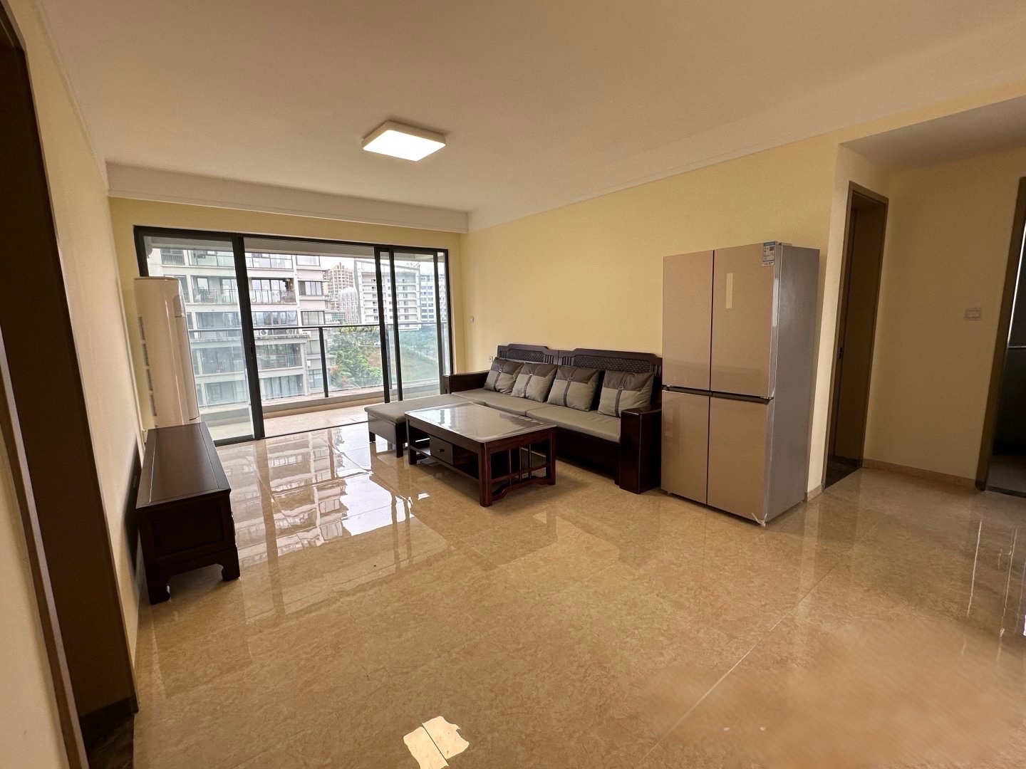 观澜湖新城  3室2厅2卫    3500.0元/月室内图1