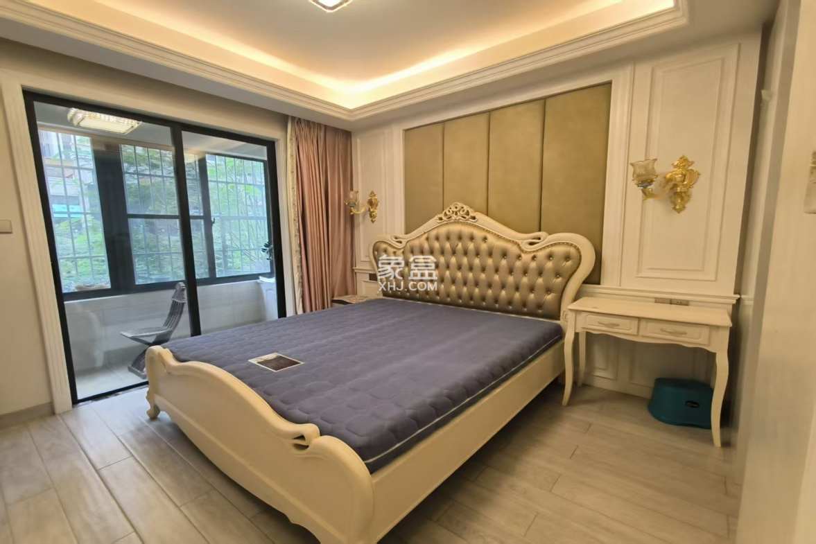 新城吾悦广场 3室2厅2卫 160.0万 新城吾悦广场 3室2厅2卫 160.0万客厅