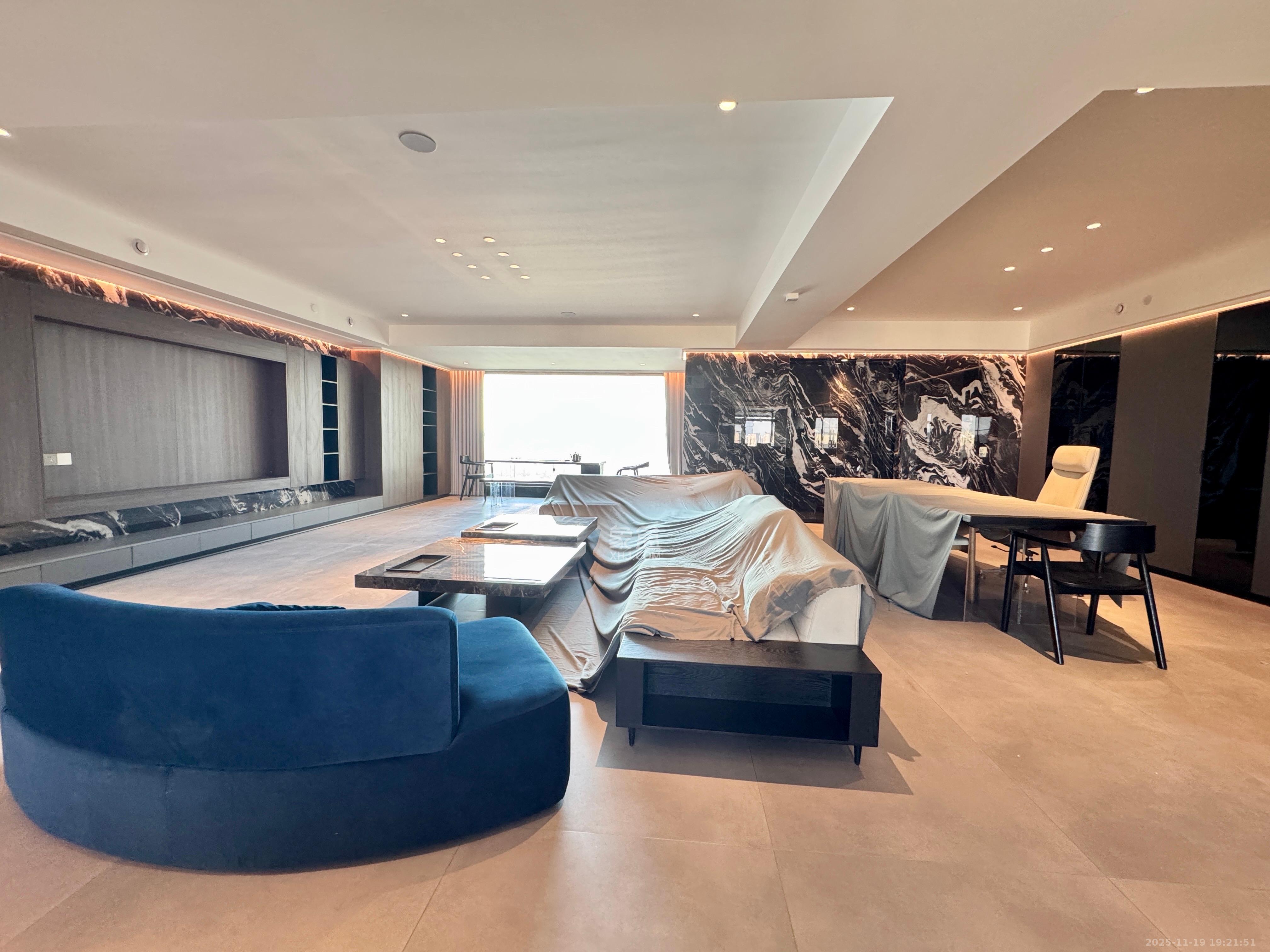 中建江山壹号 4室2厅3卫 32000.0元/月 中建江山壹号 4室2厅3卫 32000.0元/月室内图