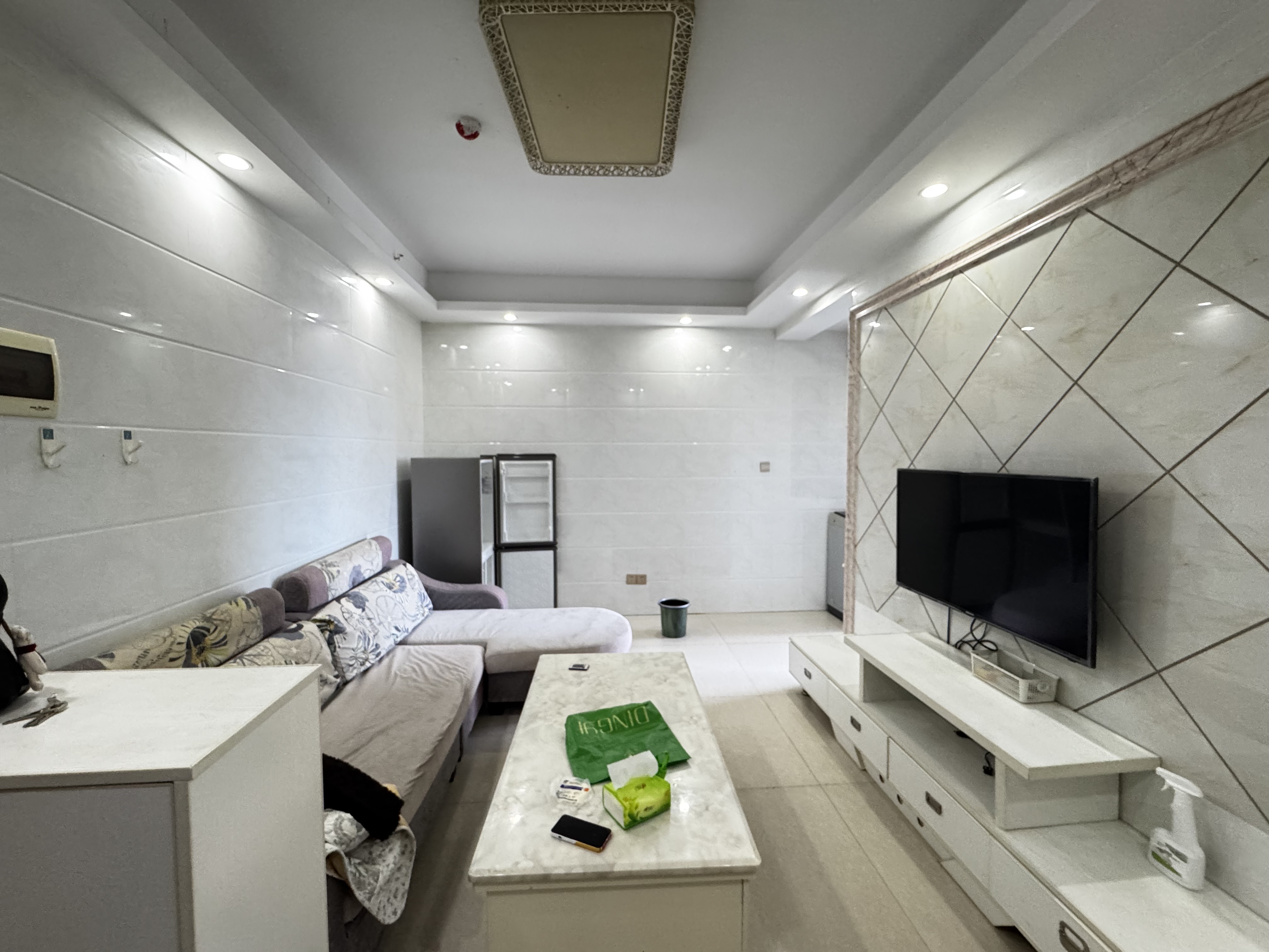 华辰汇景一、二期  1室1厅1卫    23.8万