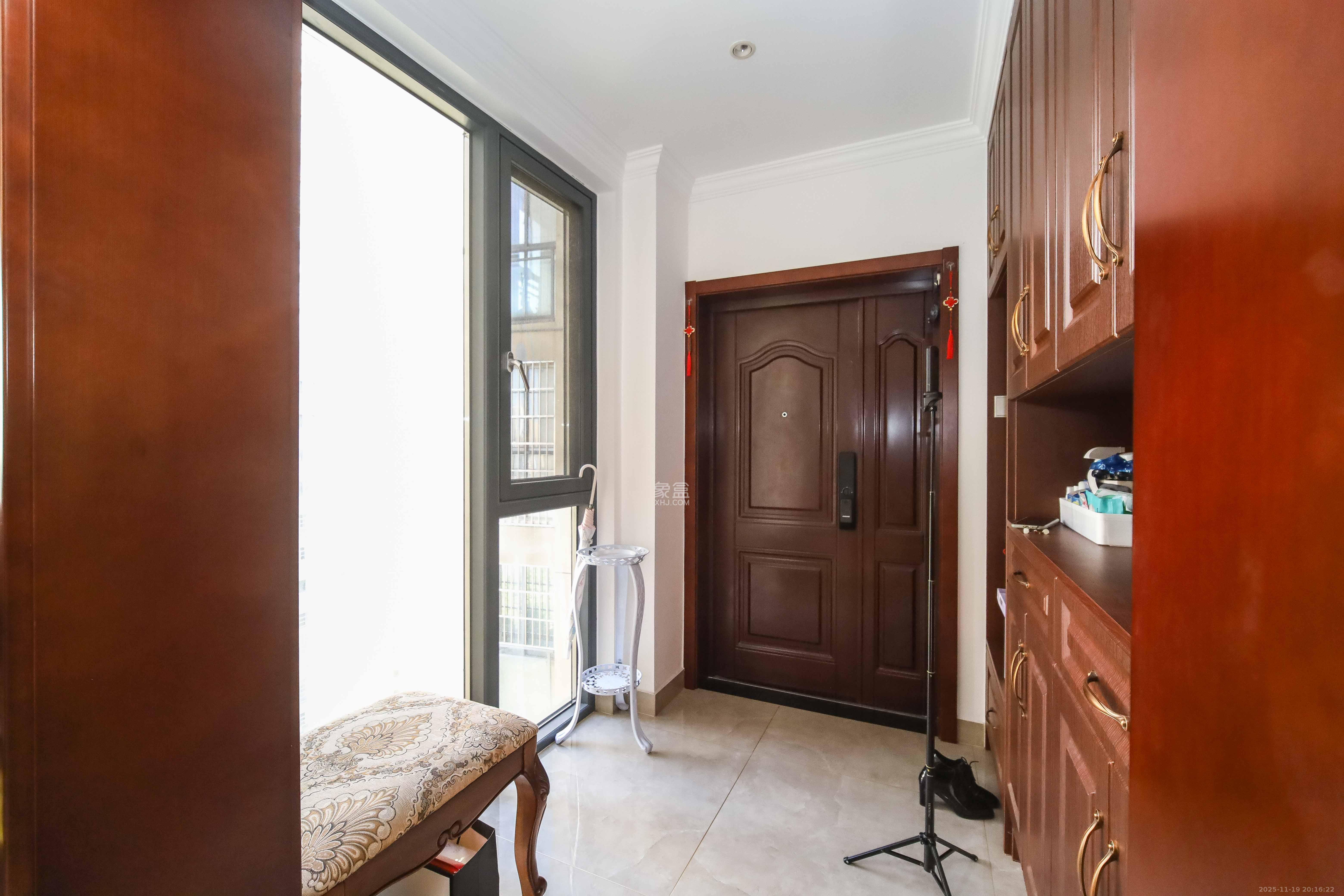 江河东澜湾  4室2厅2卫    132.0万其他