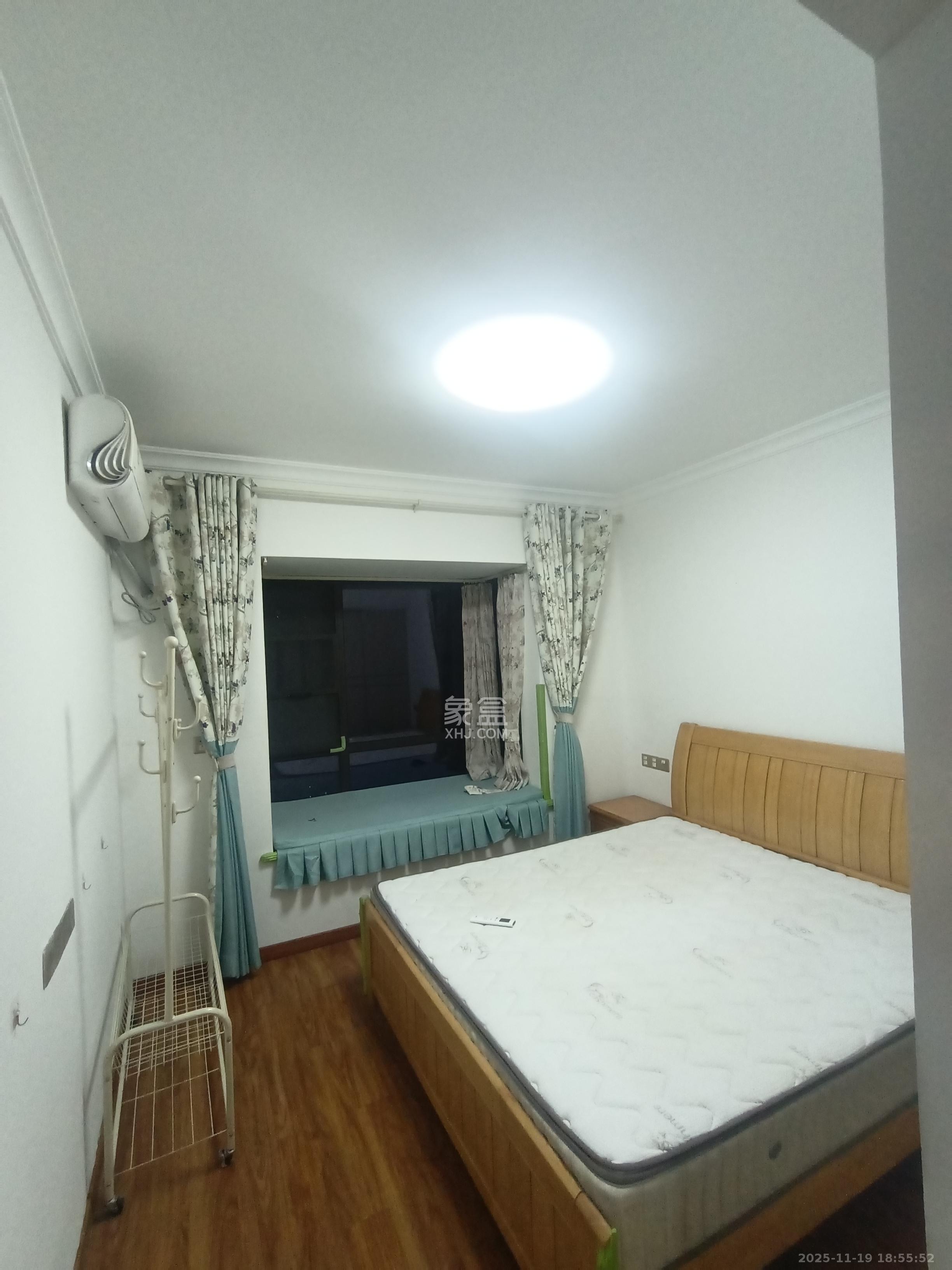 光明E城 2室2厅1卫 2400.0元/月 光明E城 2室2厅1卫 2400.0元/月室内图