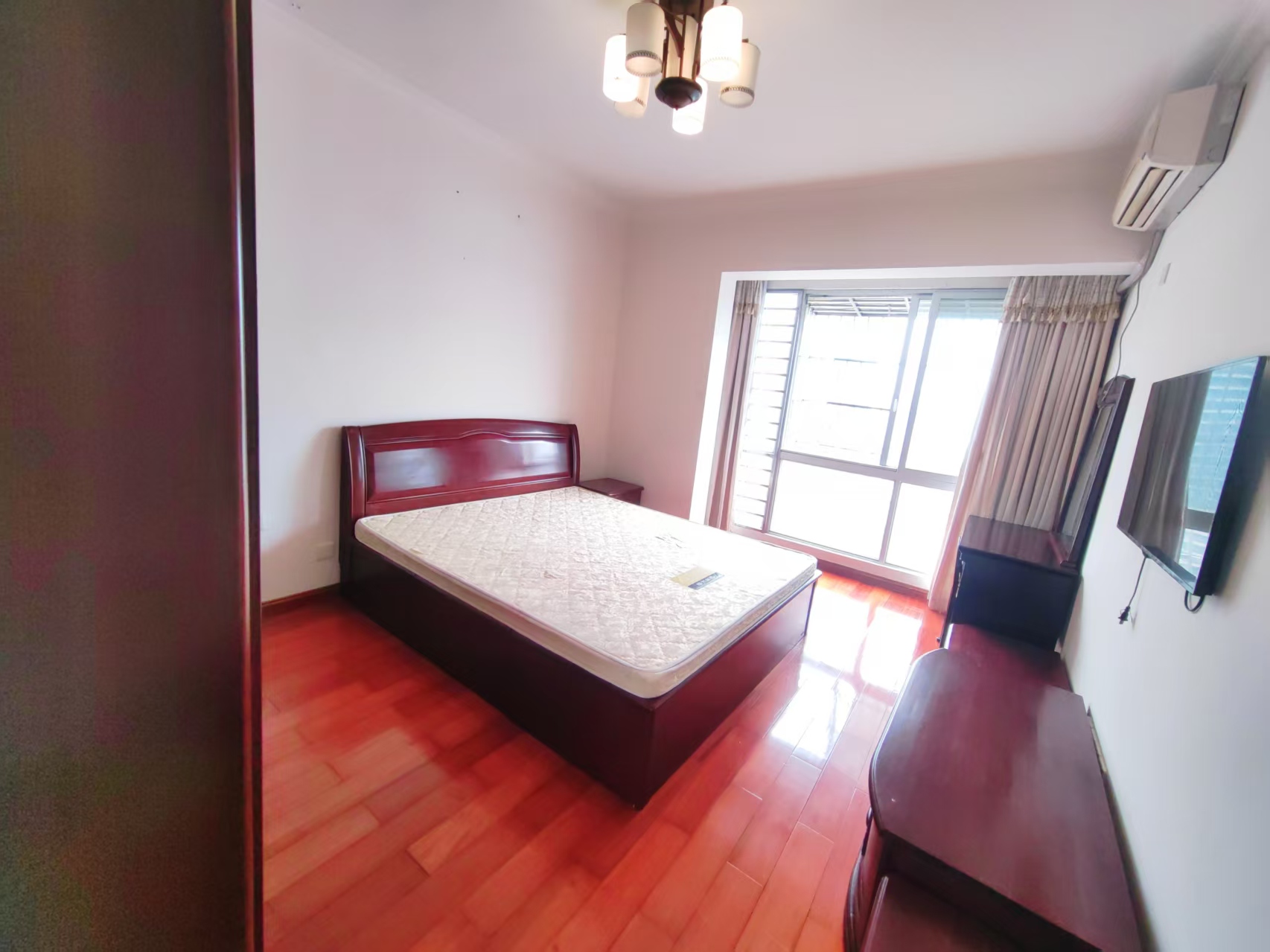 利亨花园 4室2厅2卫 4000.0元/月 利亨花园 4室2厅2卫 4000.0元/月室内图