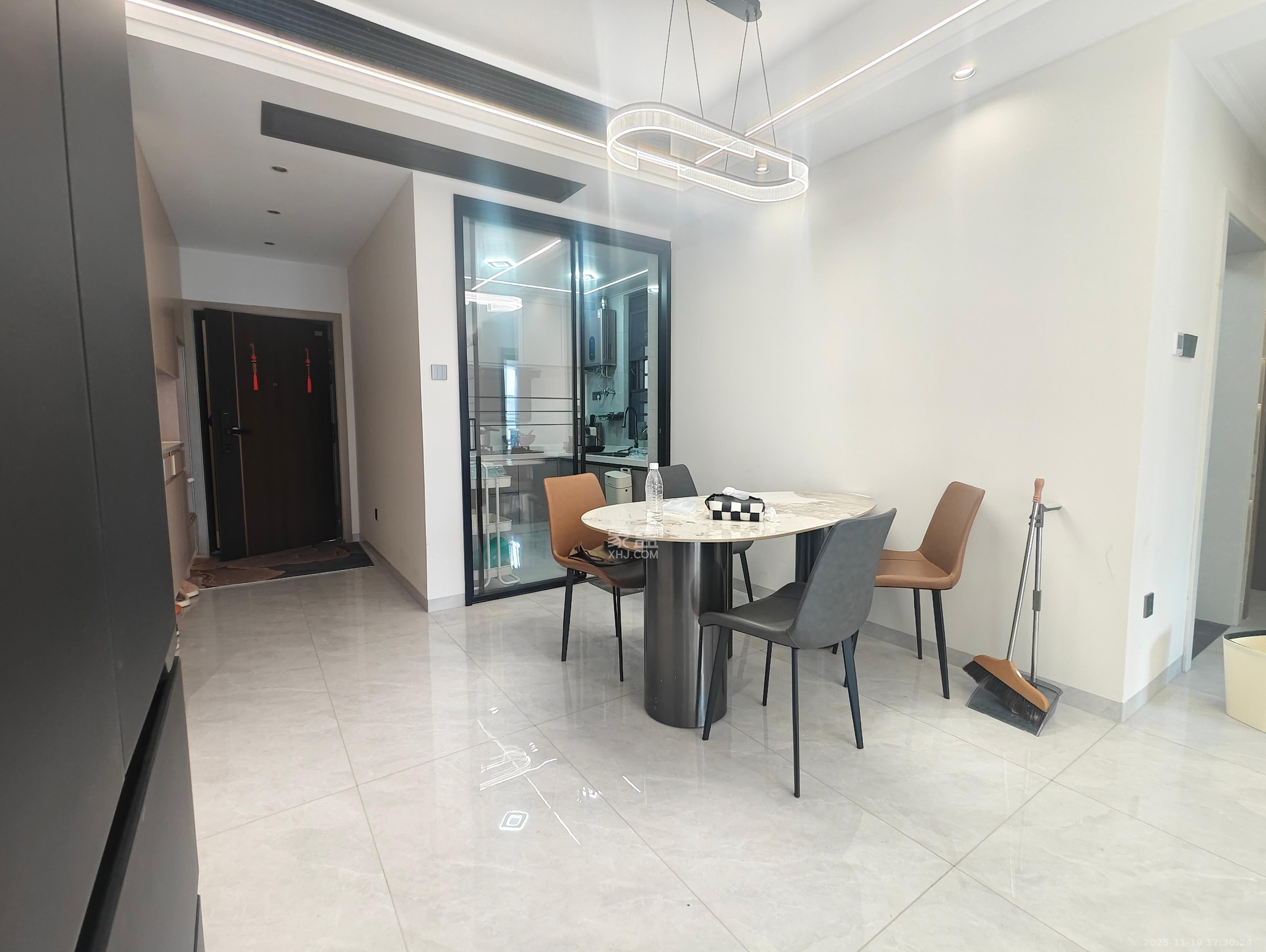 建投象山国际  3室2厅2卫    2800.0元/月室内图