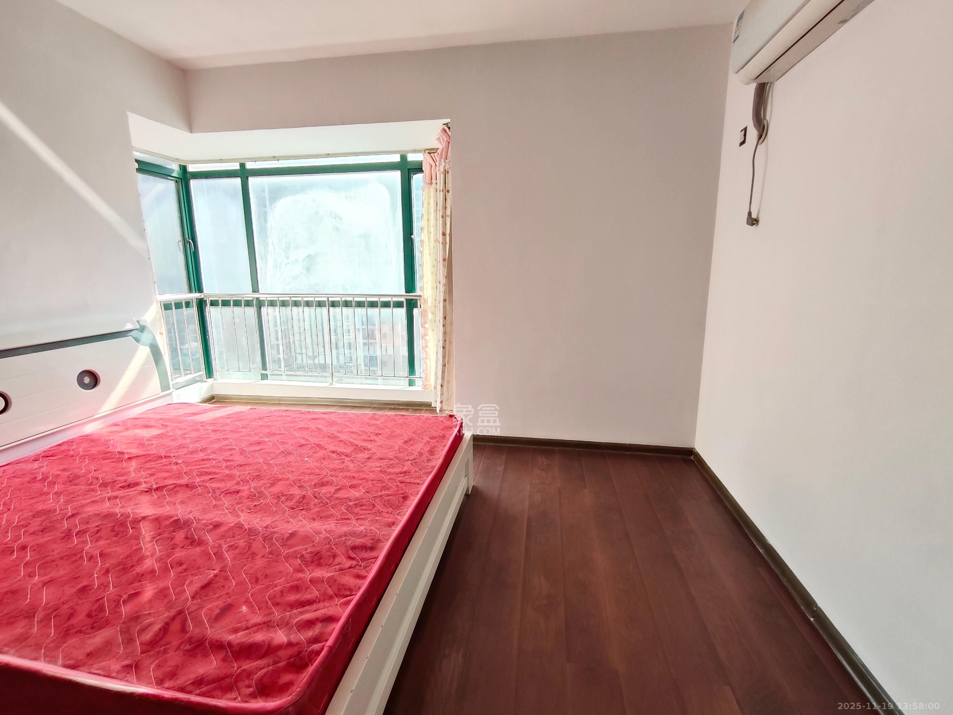 华天LOHO小镇  3室2厅1卫    1600.0元/月室内图