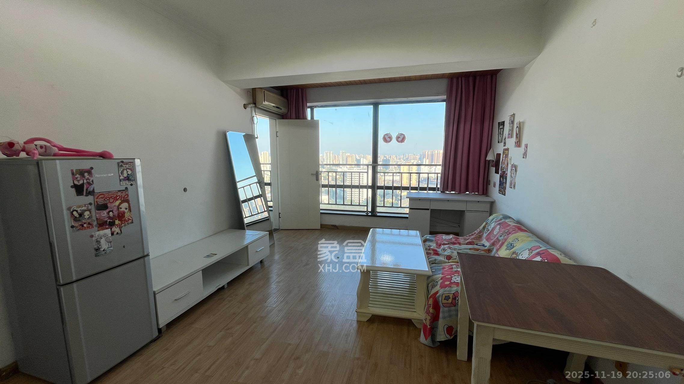 BOBO天下城（CTA财富中心）  1室1厅1卫    1800.0元/月