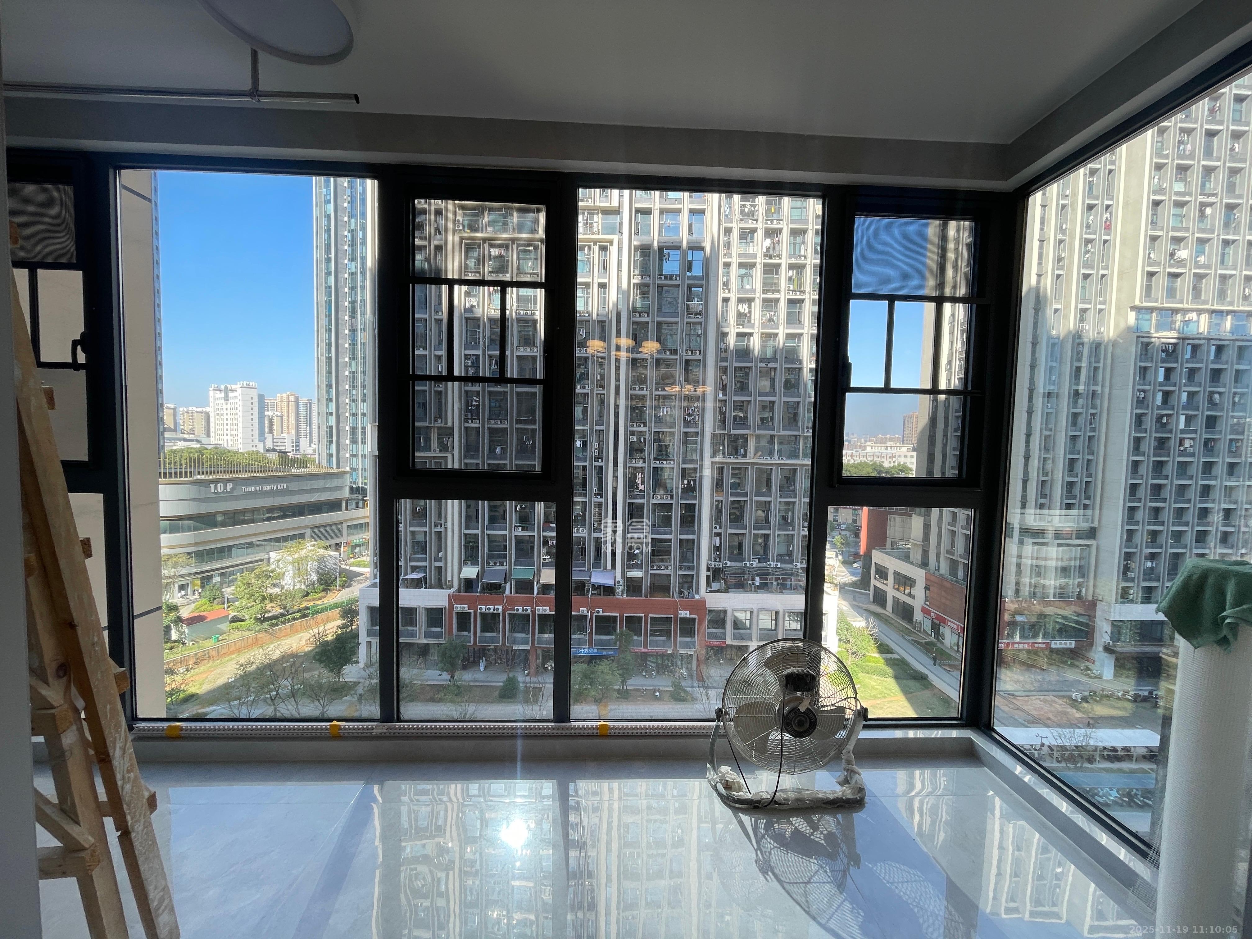 岭福家苑(天心佳苑) 3室2厅2卫 3400.0元/月 岭福家苑(天心佳苑) 3室2厅2卫 3400.0元/月室内图