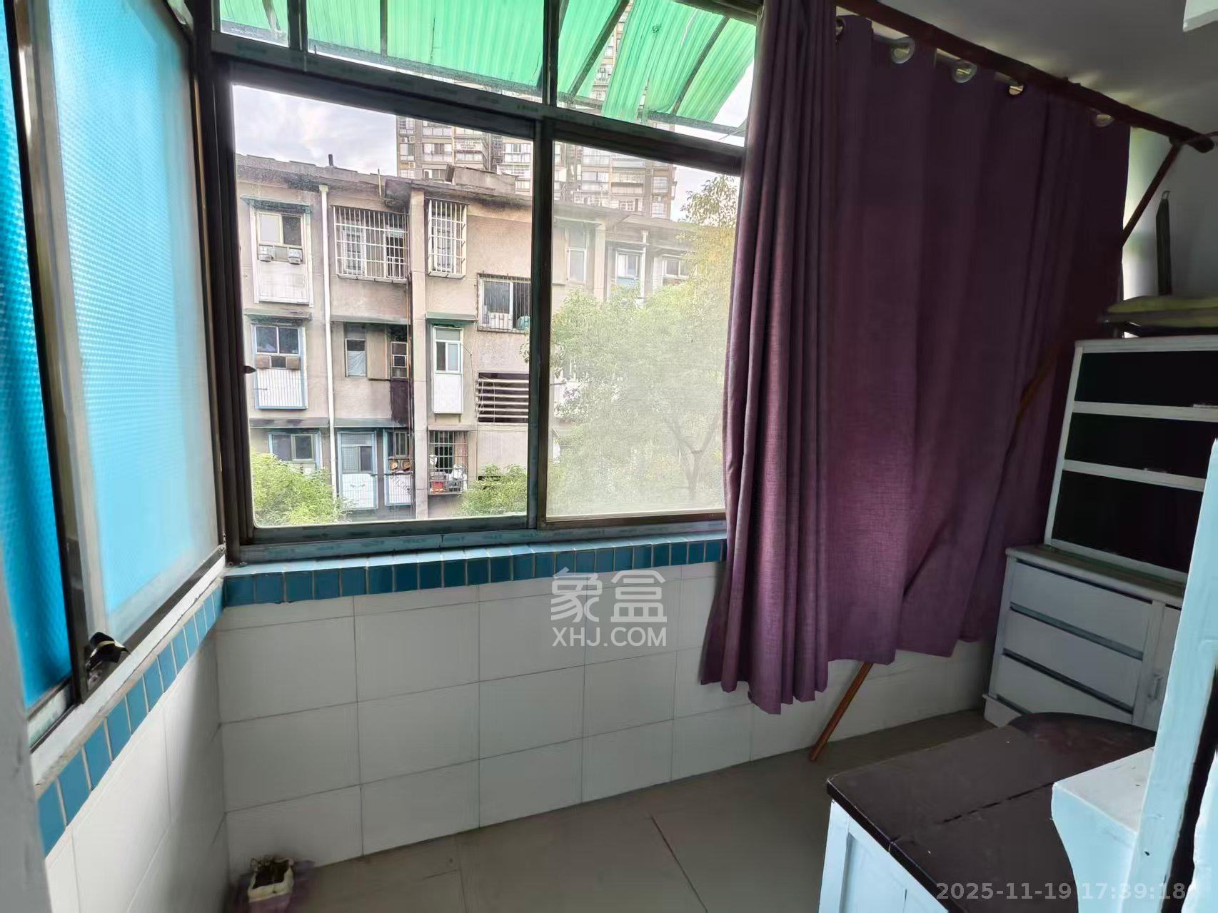 红旗区三片 1室1厅1卫 1400.0元/月 红旗区三片 1室1厅1卫 1400.0元/月室内图