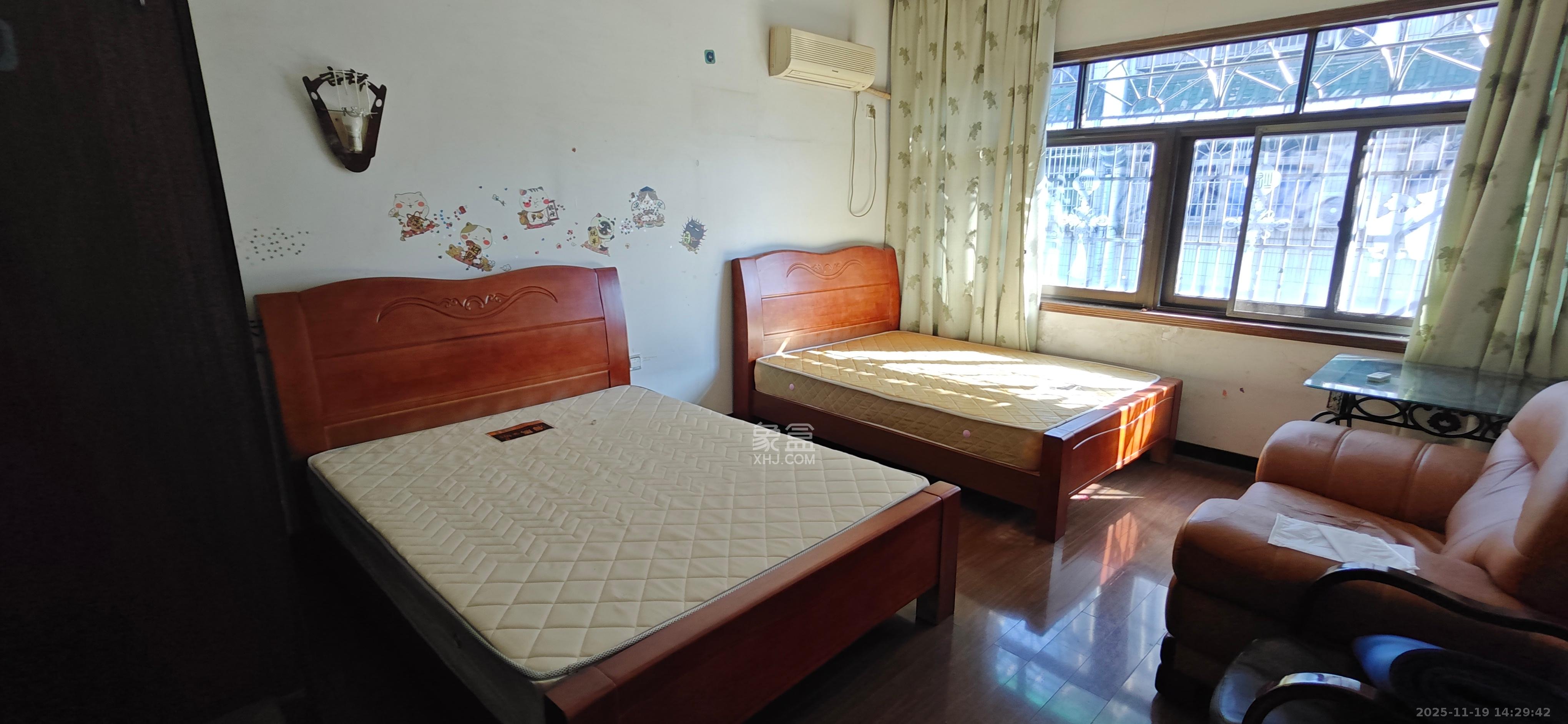 涧塘小区  4室2厅2卫    2180.0元/月