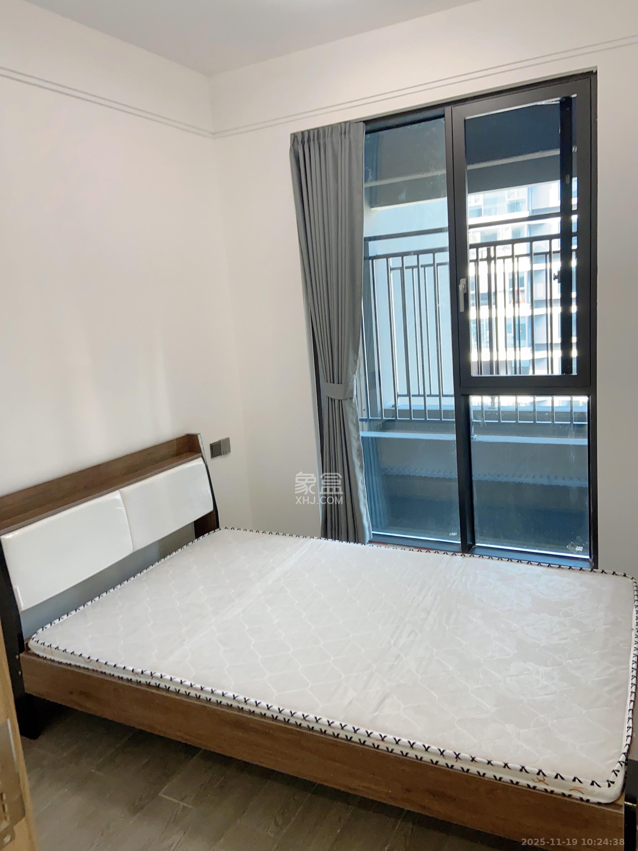 旭辉铂宸府  3室2厅2卫    2500.0元/月室内图