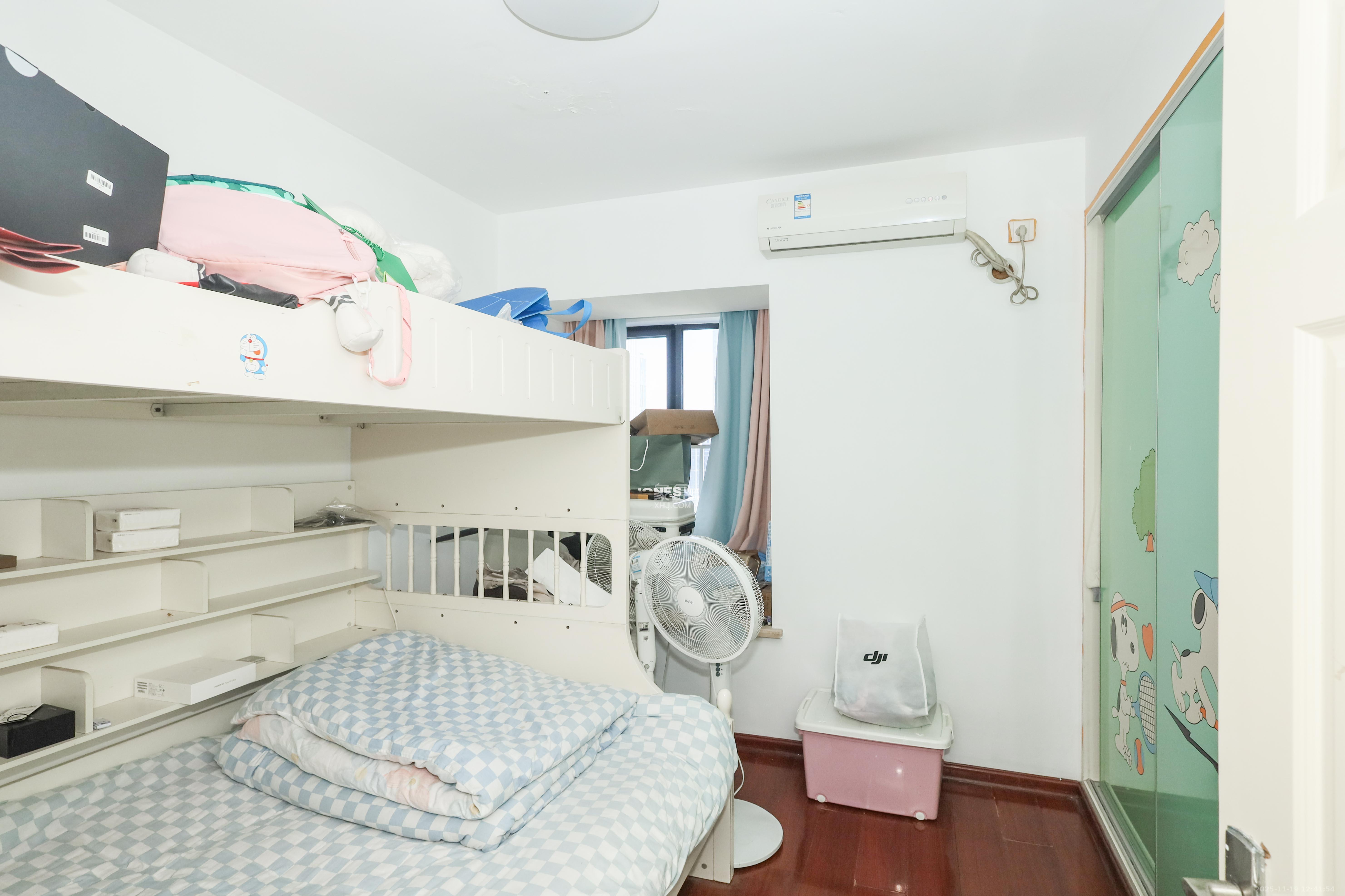 保利麓谷林语A区 3室2厅1卫 59.0万 保利麓谷林语A区 3室2厅1卫 59.0万卧室