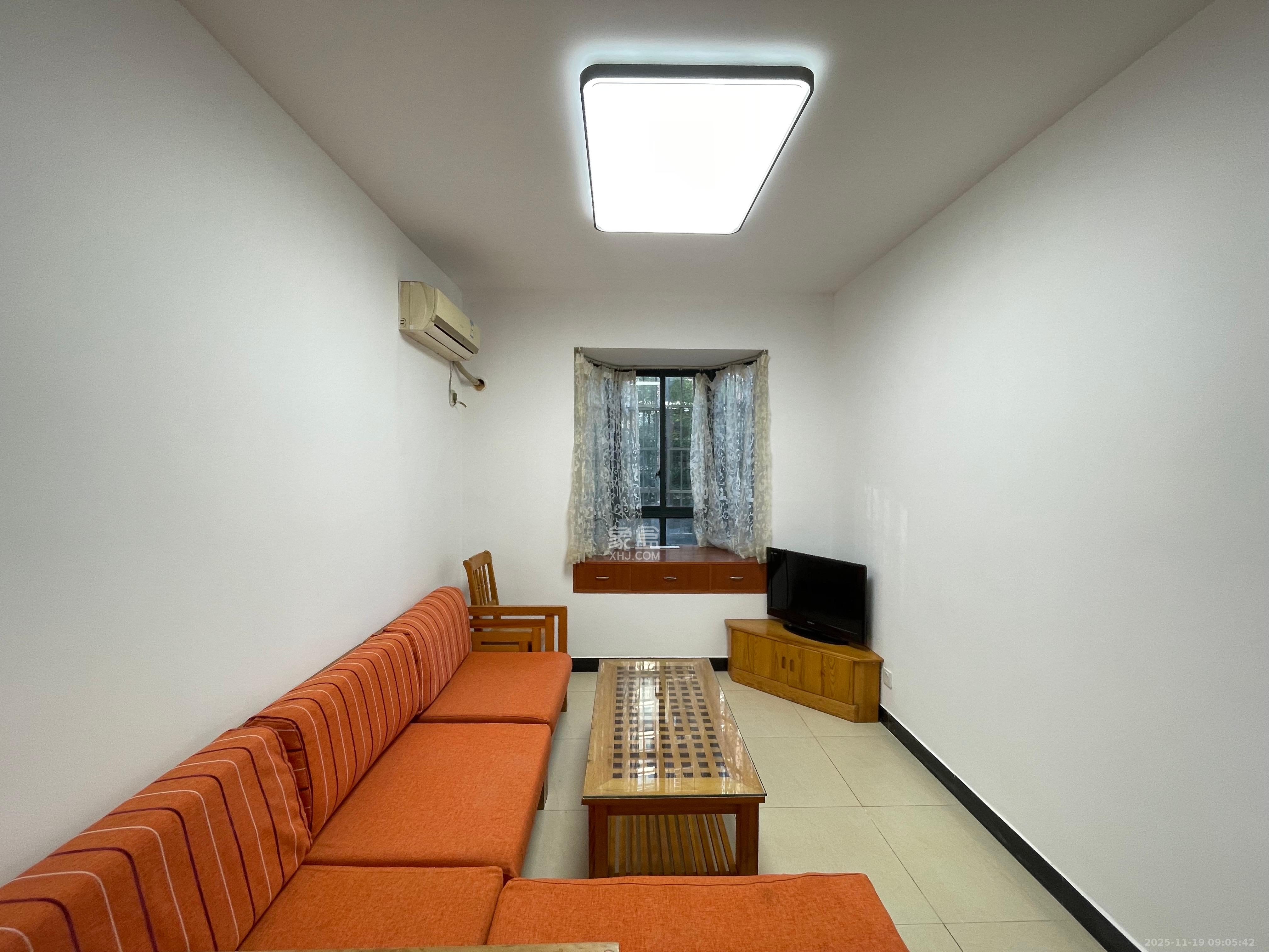 天城尚品  2室2厅1卫    1800.0元/月