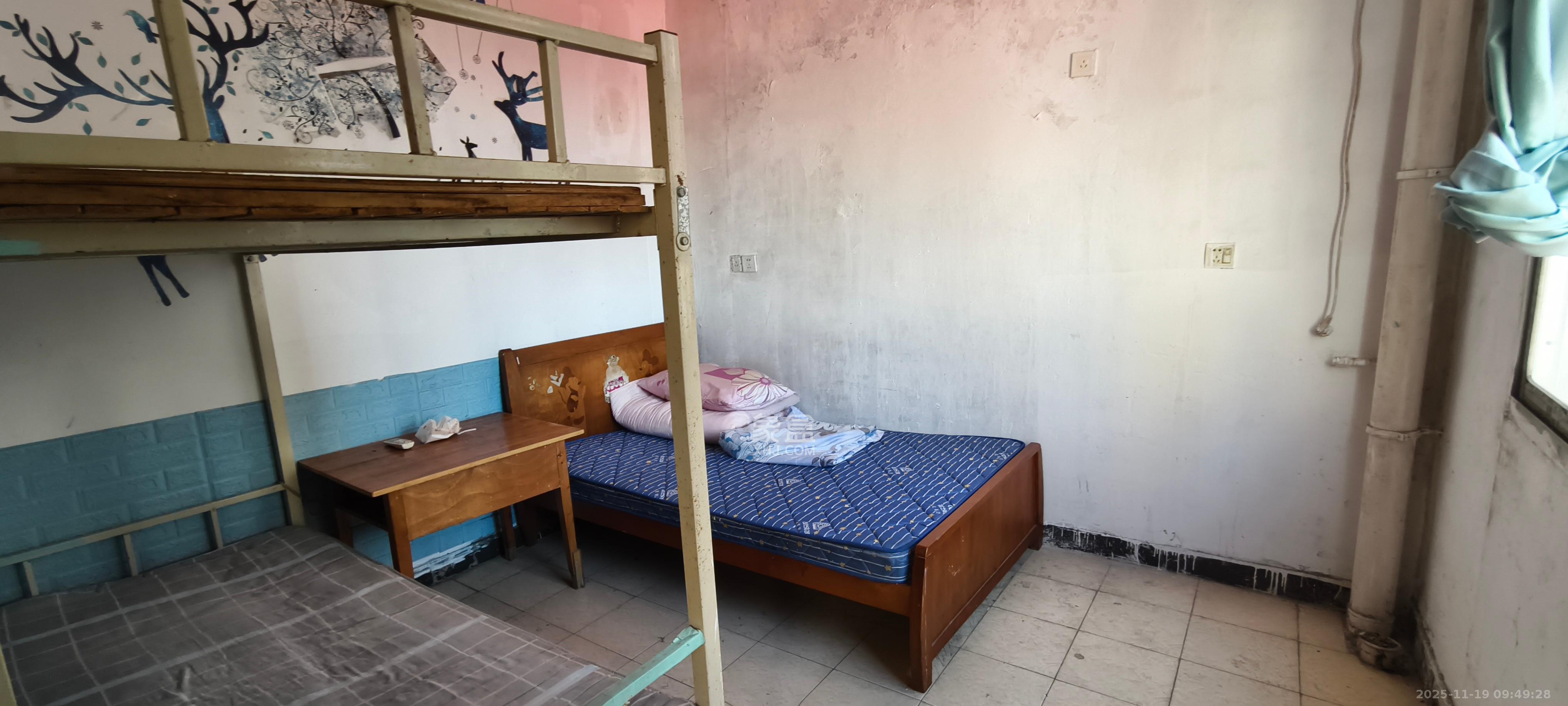 宝塔山私房散盘  4室2厅2卫    3500.0元/月室内图