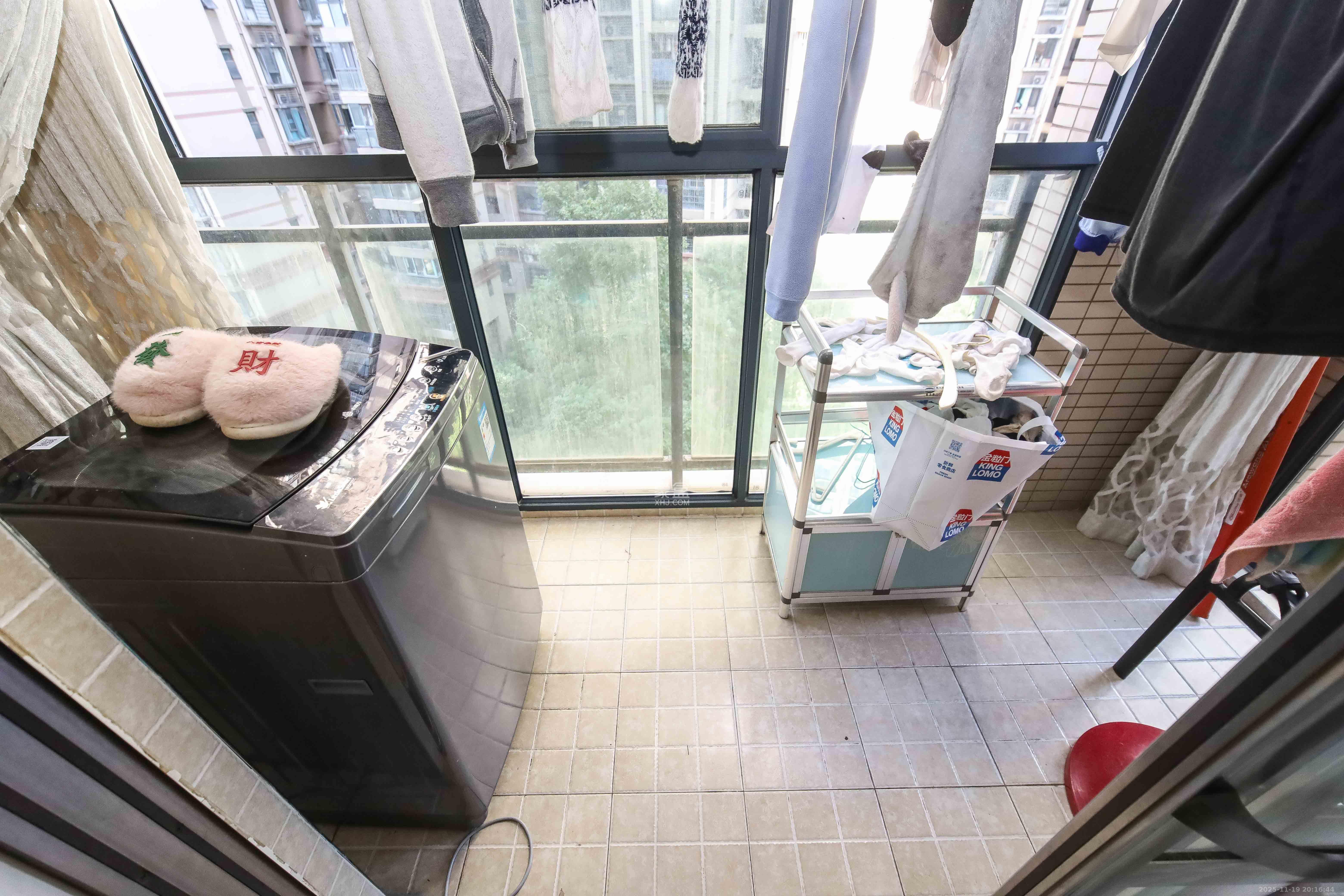 鸿基橄榄君庭  4室2厅2卫    130.0万阳台