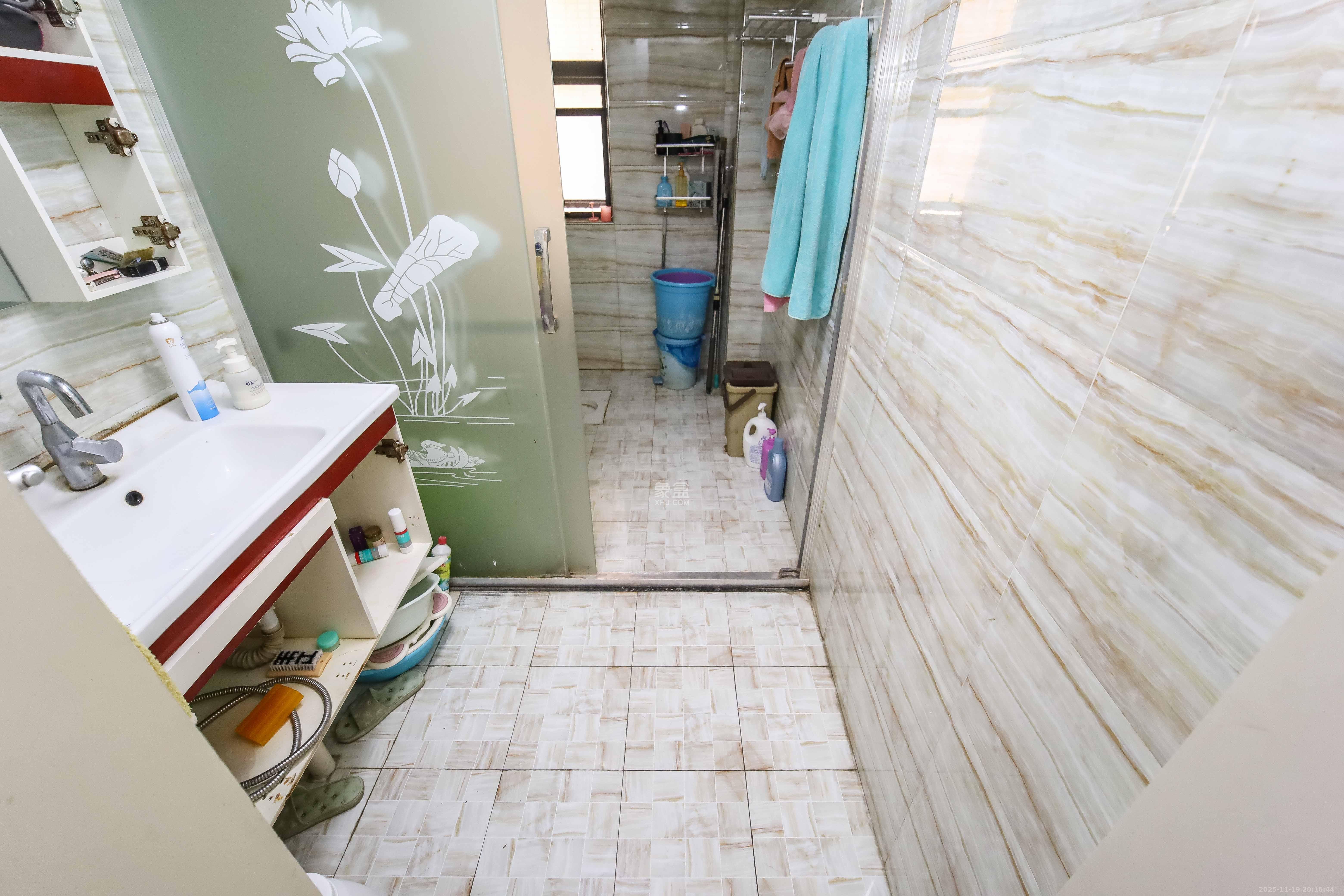 鸿基橄榄君庭  4室2厅2卫    130.0万卫生间