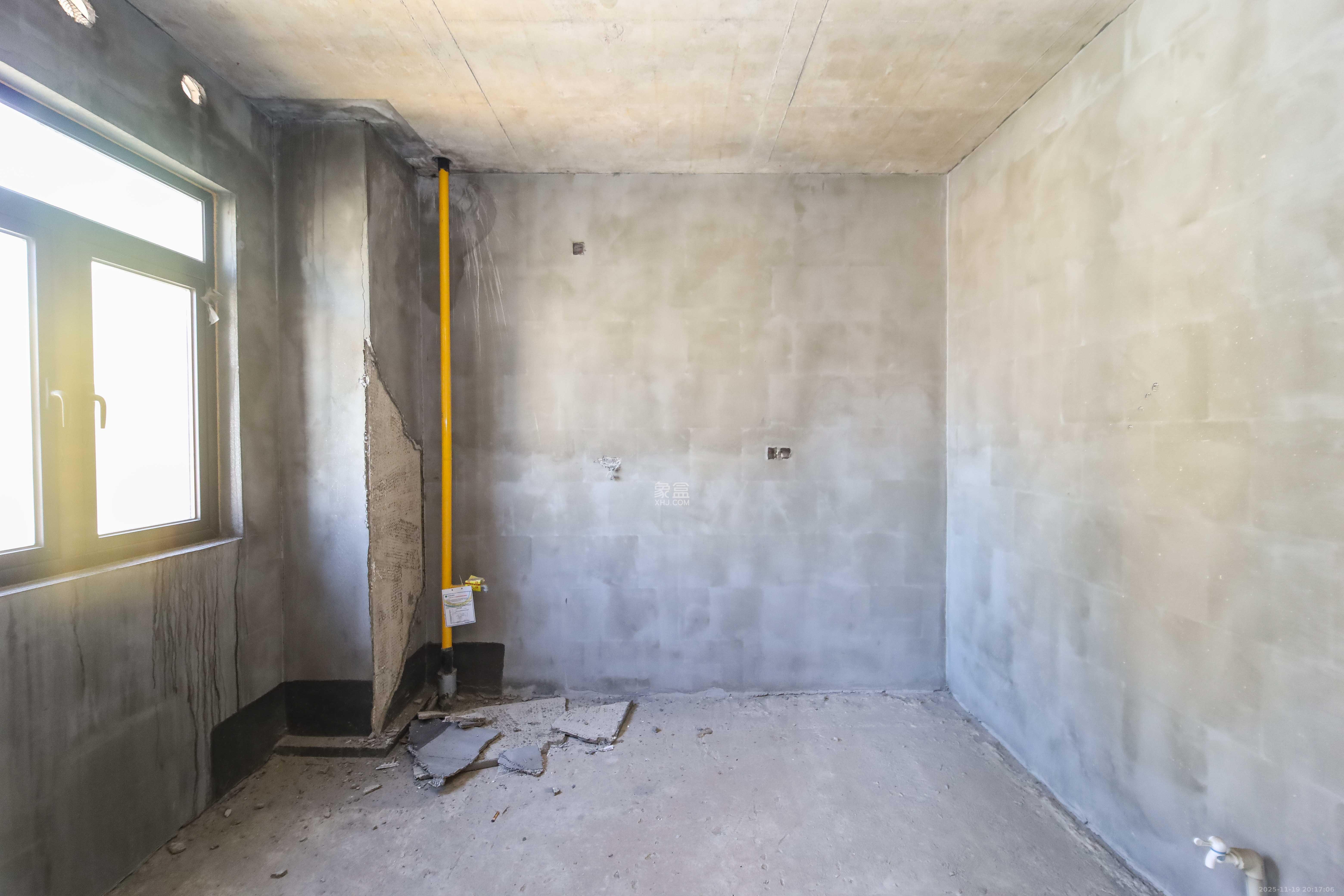 湘林熙水豪庭 4室2厅2卫 240.0万 湘林熙水豪庭 4室2厅2卫 240.0万厨房