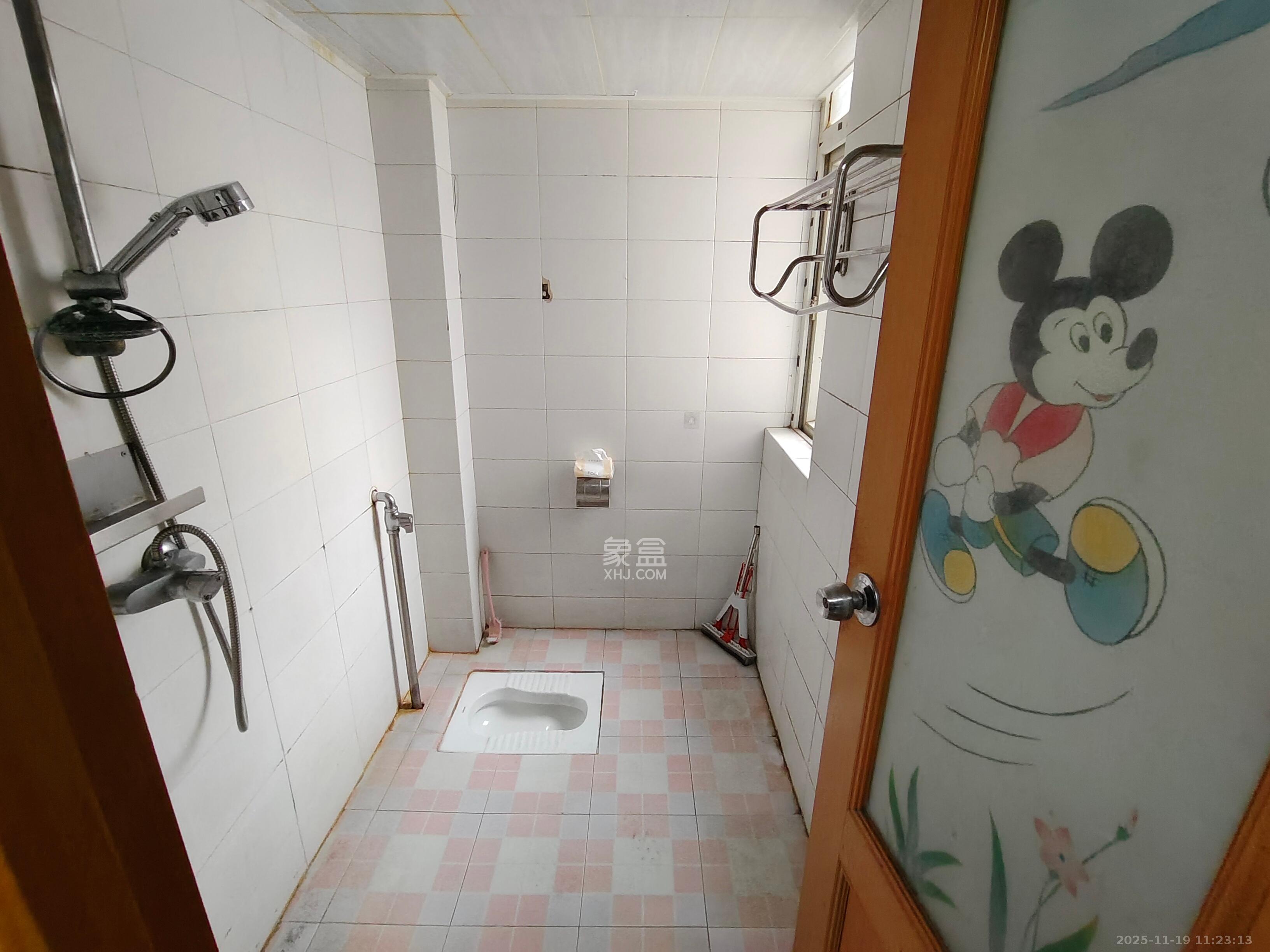 新桥小区 3室2厅2卫 2000.0元/月 新桥小区 3室2厅2卫 2000.0元/月室内图