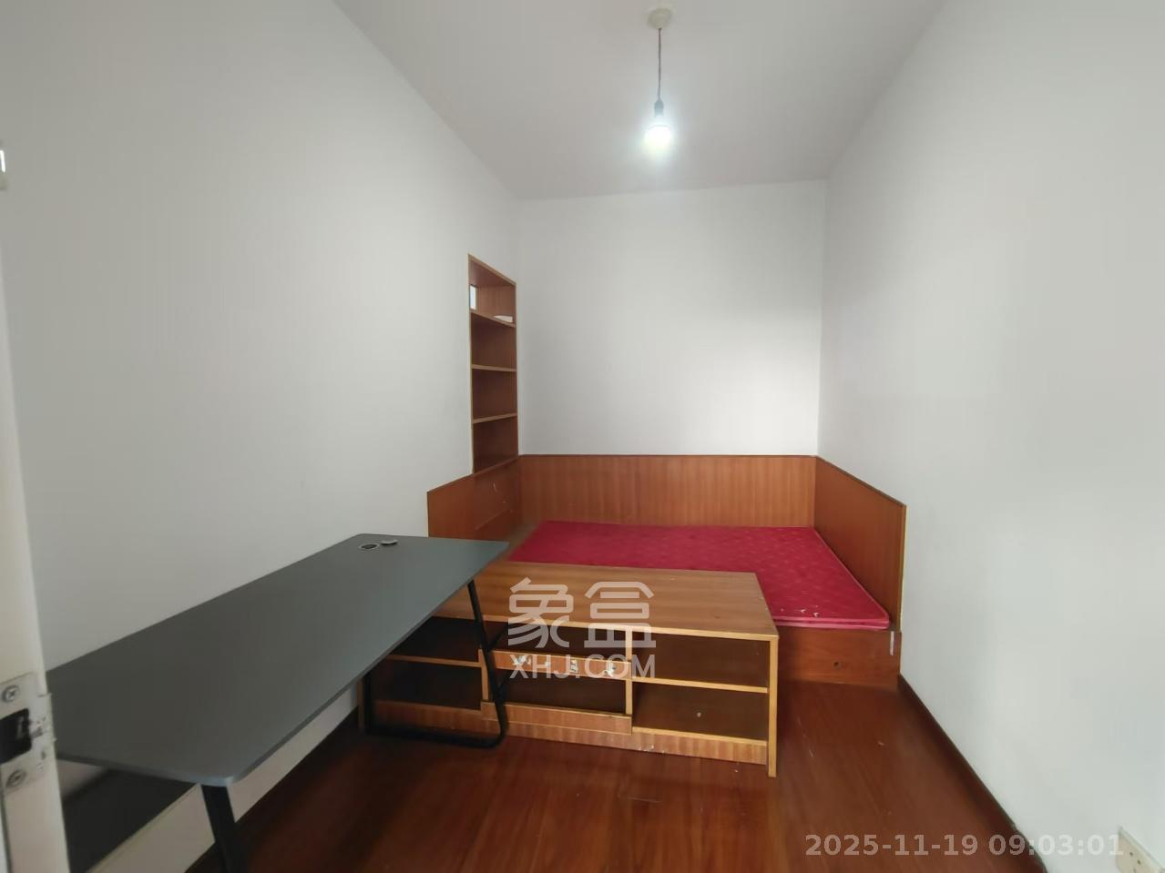 恩瑞麓山名园（龙王港小区）  2室1厅1卫    2100.0元/月室内图