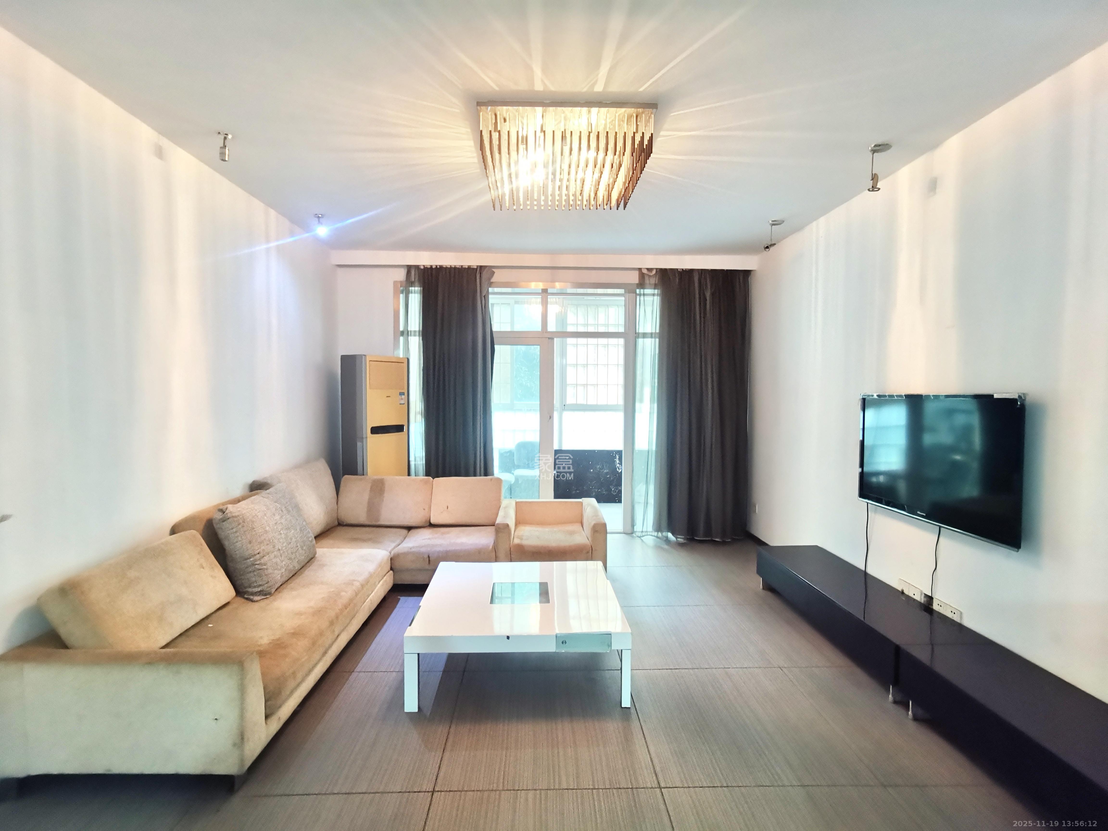 山语城一期 3室2厅1卫 2200.0元/月 山语城一期 3室2厅1卫 2200.0元/月室内图