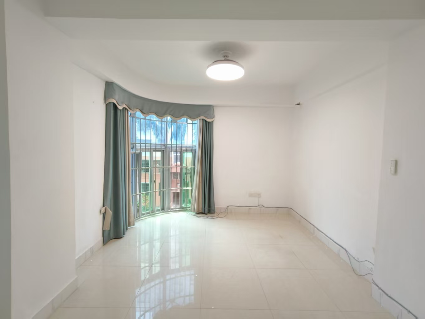 顺发新村  4室2厅1卫    3500.0元/月