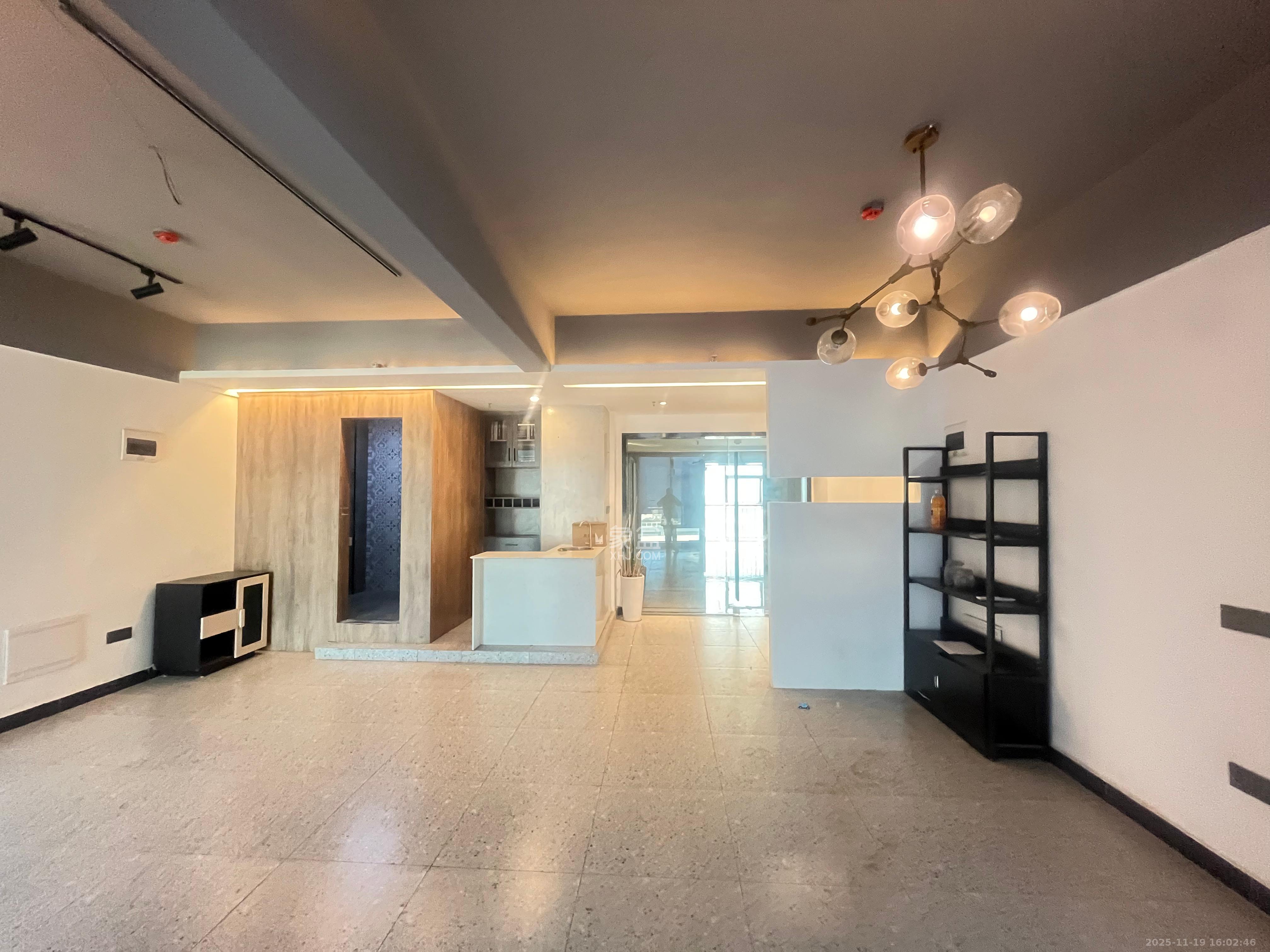 东盈商业广场(华泉城市广场) 1室1厅1卫 2800.0元/月 东盈商业广场(华泉城市广场) 1室1厅1卫 2800.0元/月室内图